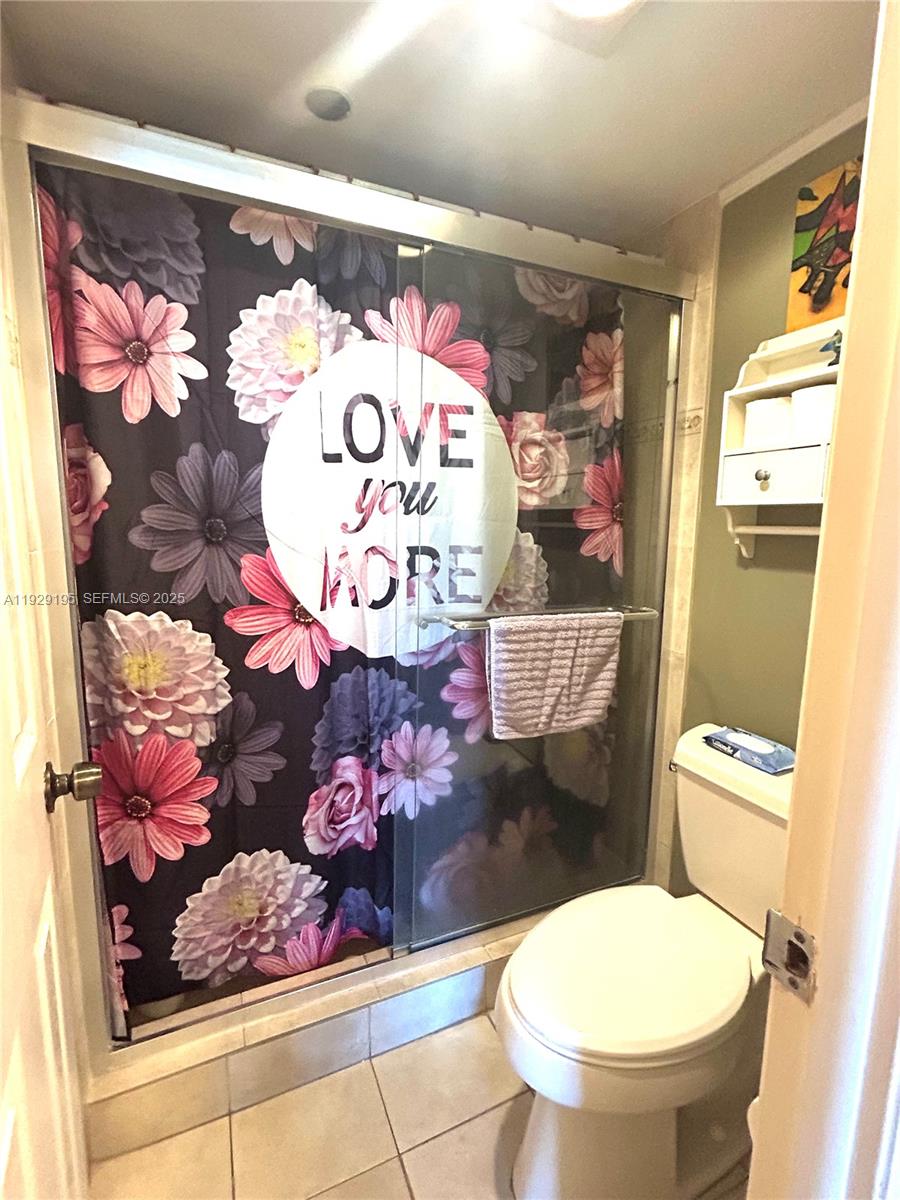 900 Saint Charles Pl #606 Pembroke Pines, FL 33026