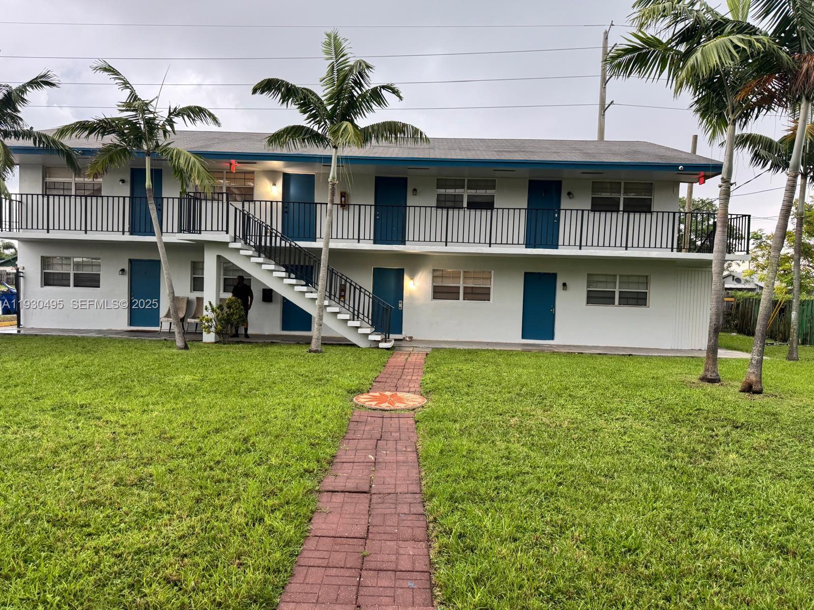 201 W Blue Heron Blvd