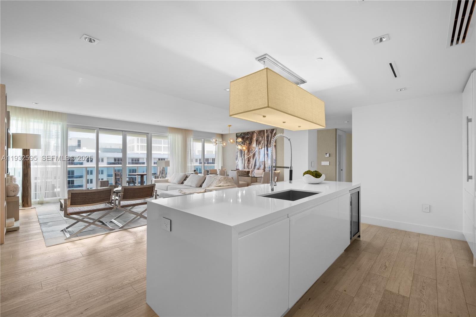 102 24th St #PH-1706 Miami Beach, FL 33139