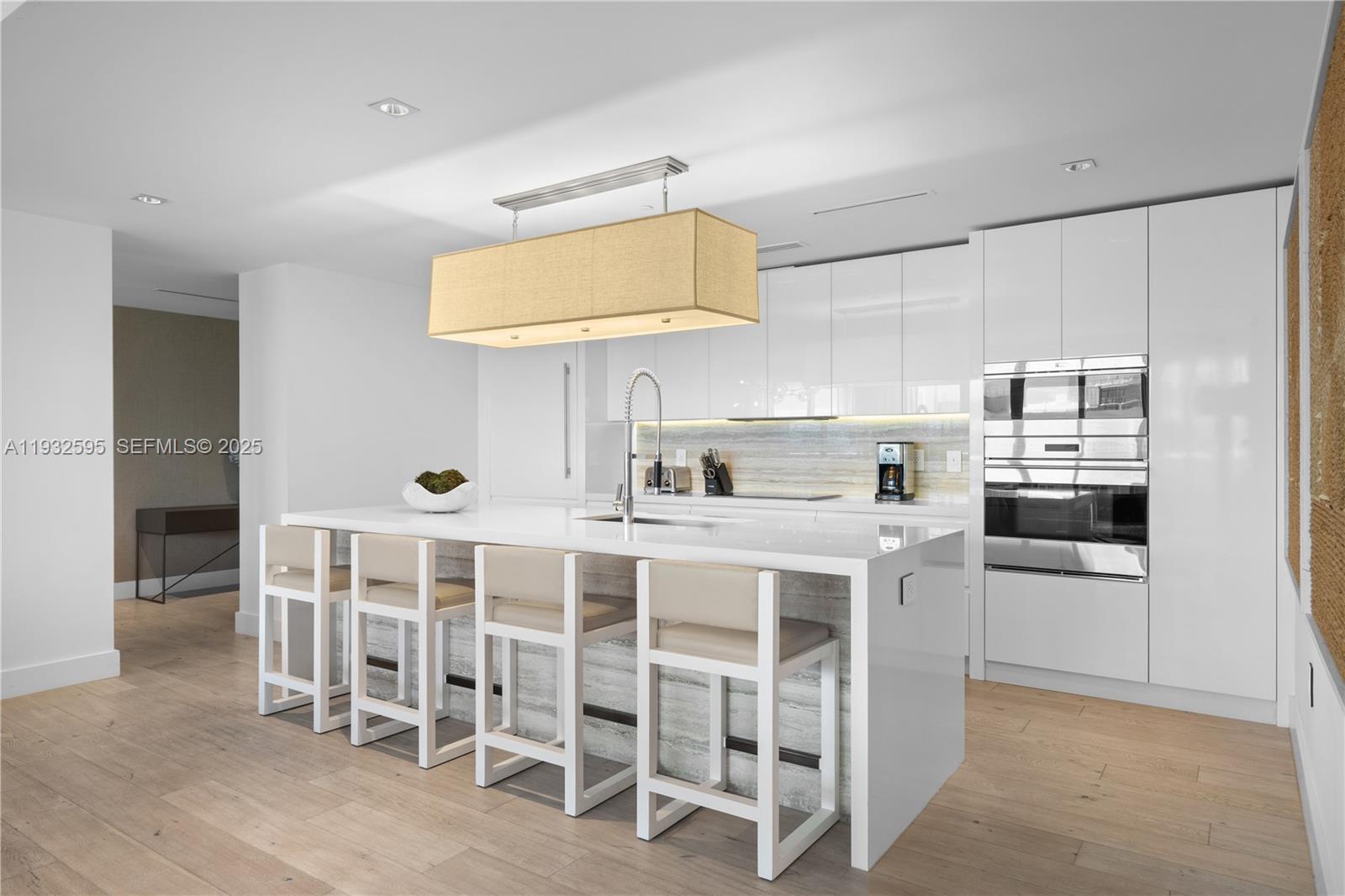 102 24th St #PH-1706 Miami Beach, FL 33139