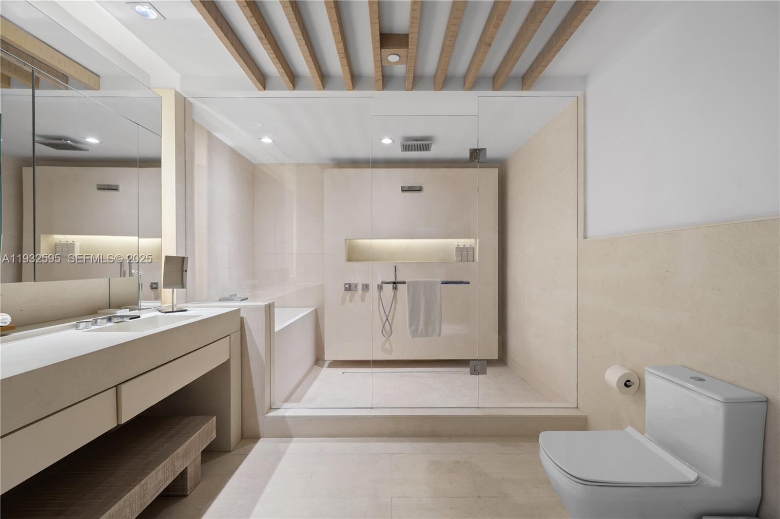 102 24th St #PH-1706 Miami Beach, FL 33139