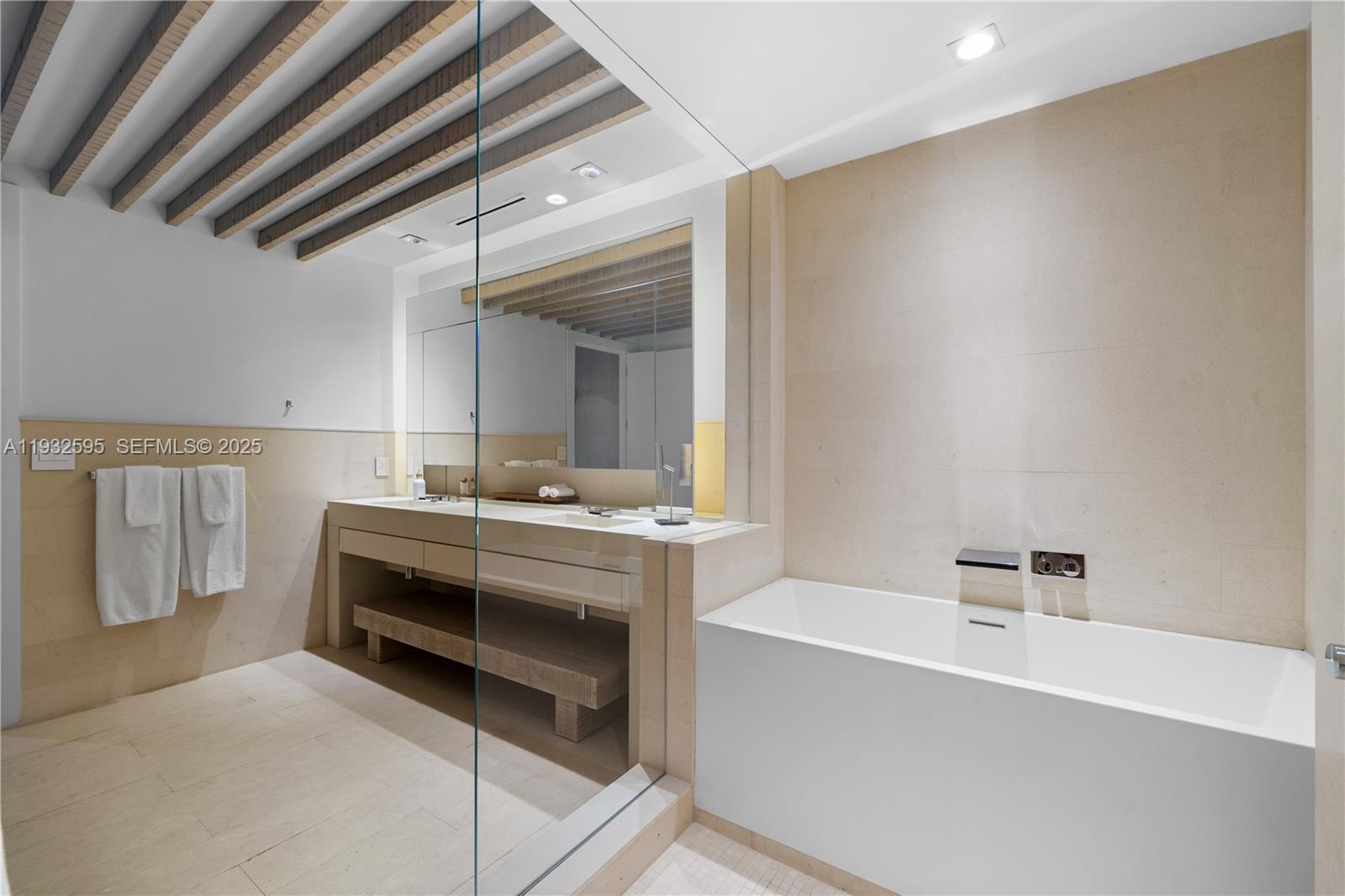 102 24th St #PH-1706 Miami Beach, FL 33139