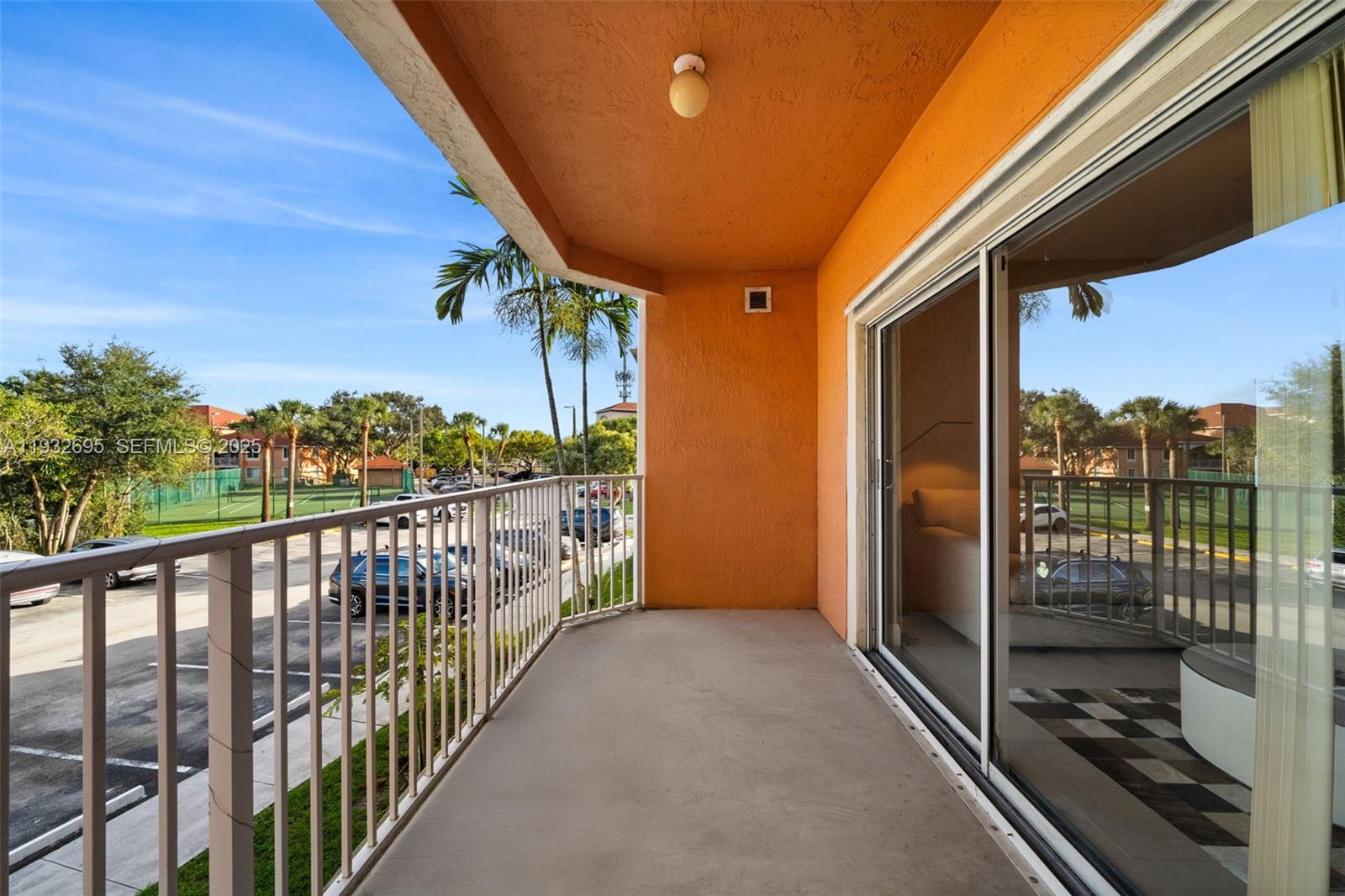 6968 SW 39th St #F204 Davie, FL 33314