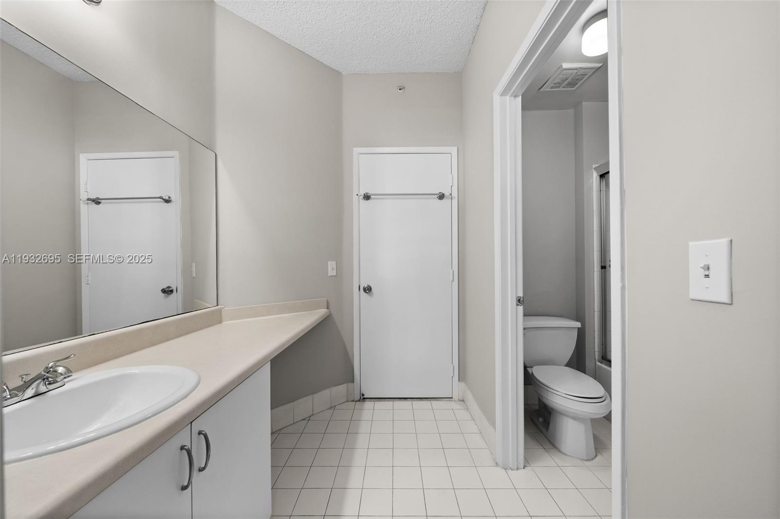 6968 SW 39th St #F204 Davie, FL 33314