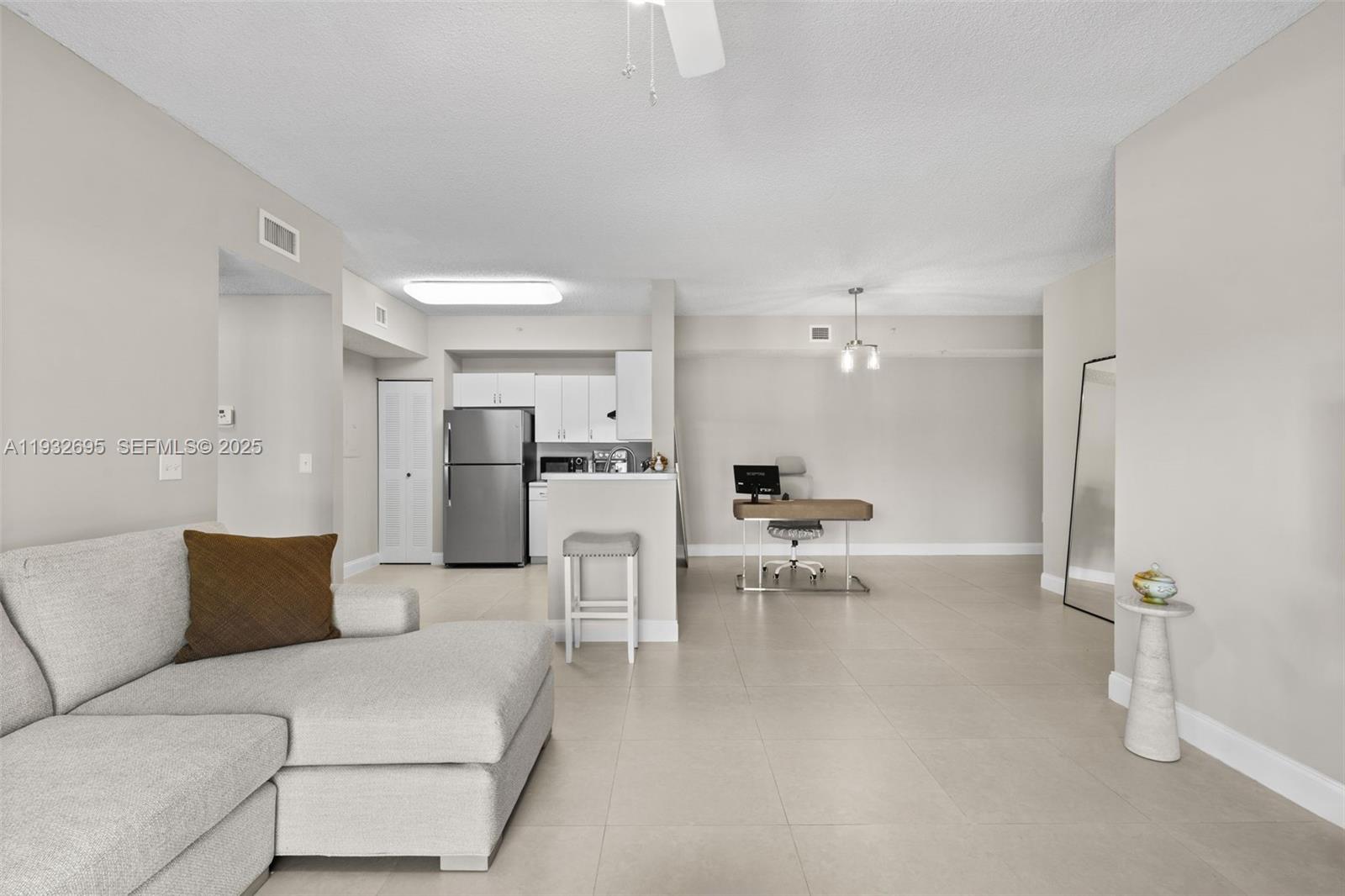 6968 SW 39th St #F204 Davie, FL 33314