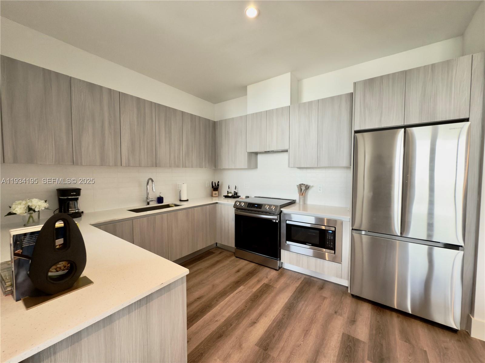 2800 SW 27th Ter #1109 Miami, FL 33133