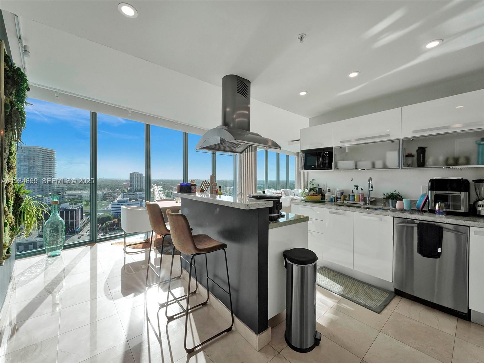 image Blue on the Bay9