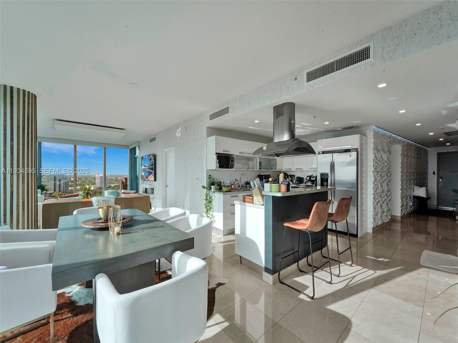 image Blue on the Bay12