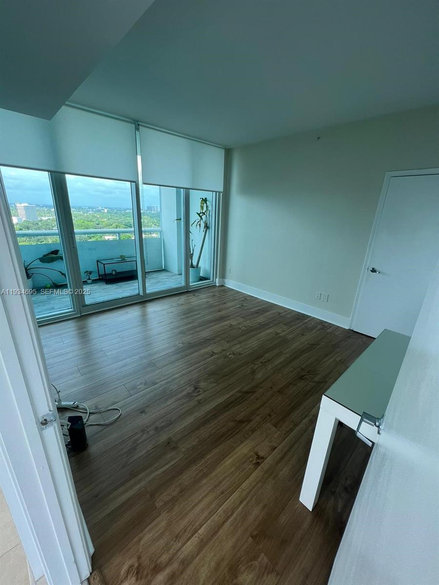 image Blue on the Bay13