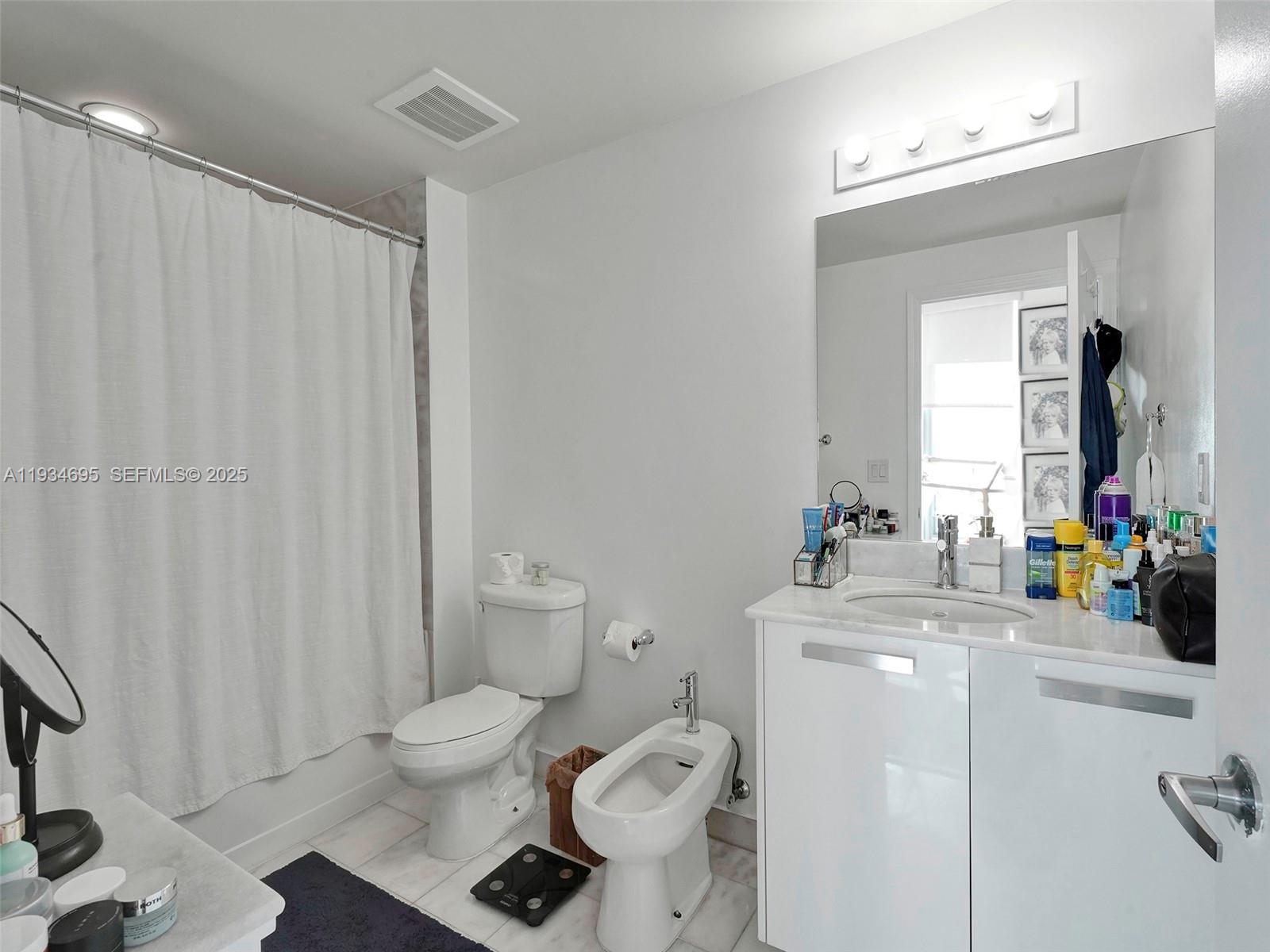 image Blue on the Bay15