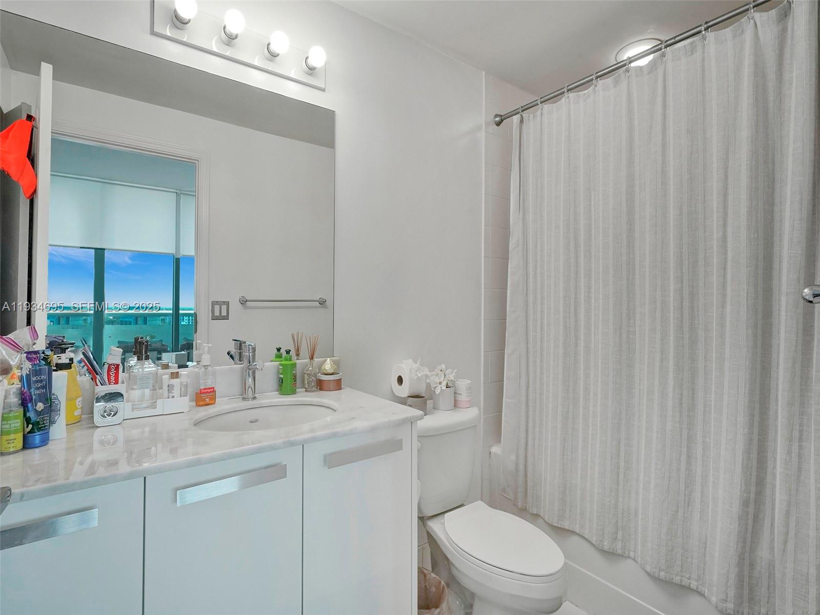 image Blue on the Bay18