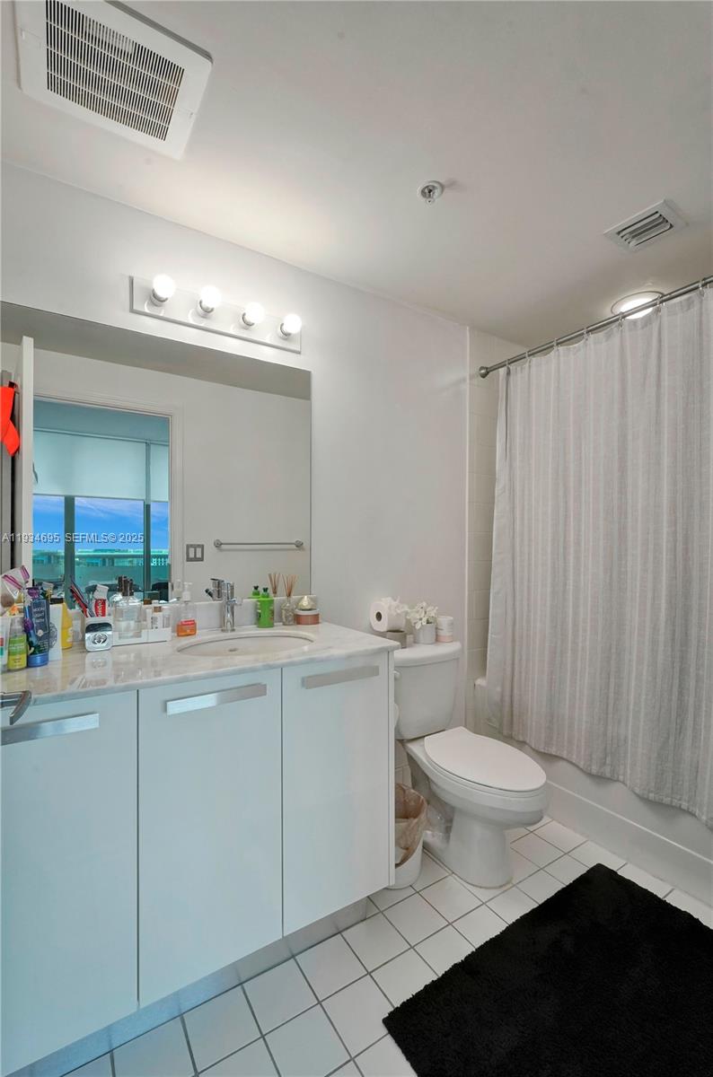 image Blue on the Bay19