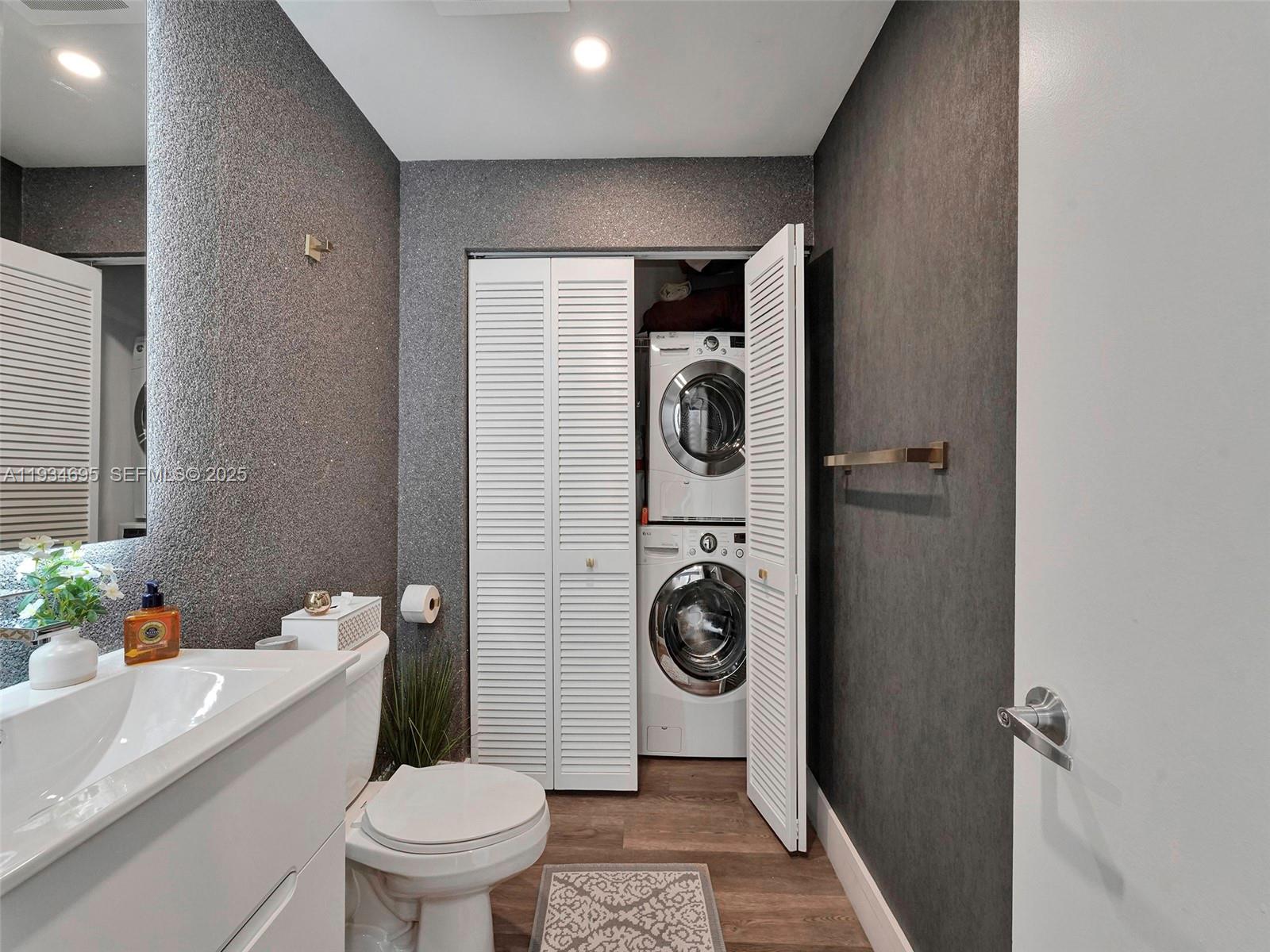 image Blue on the Bay26