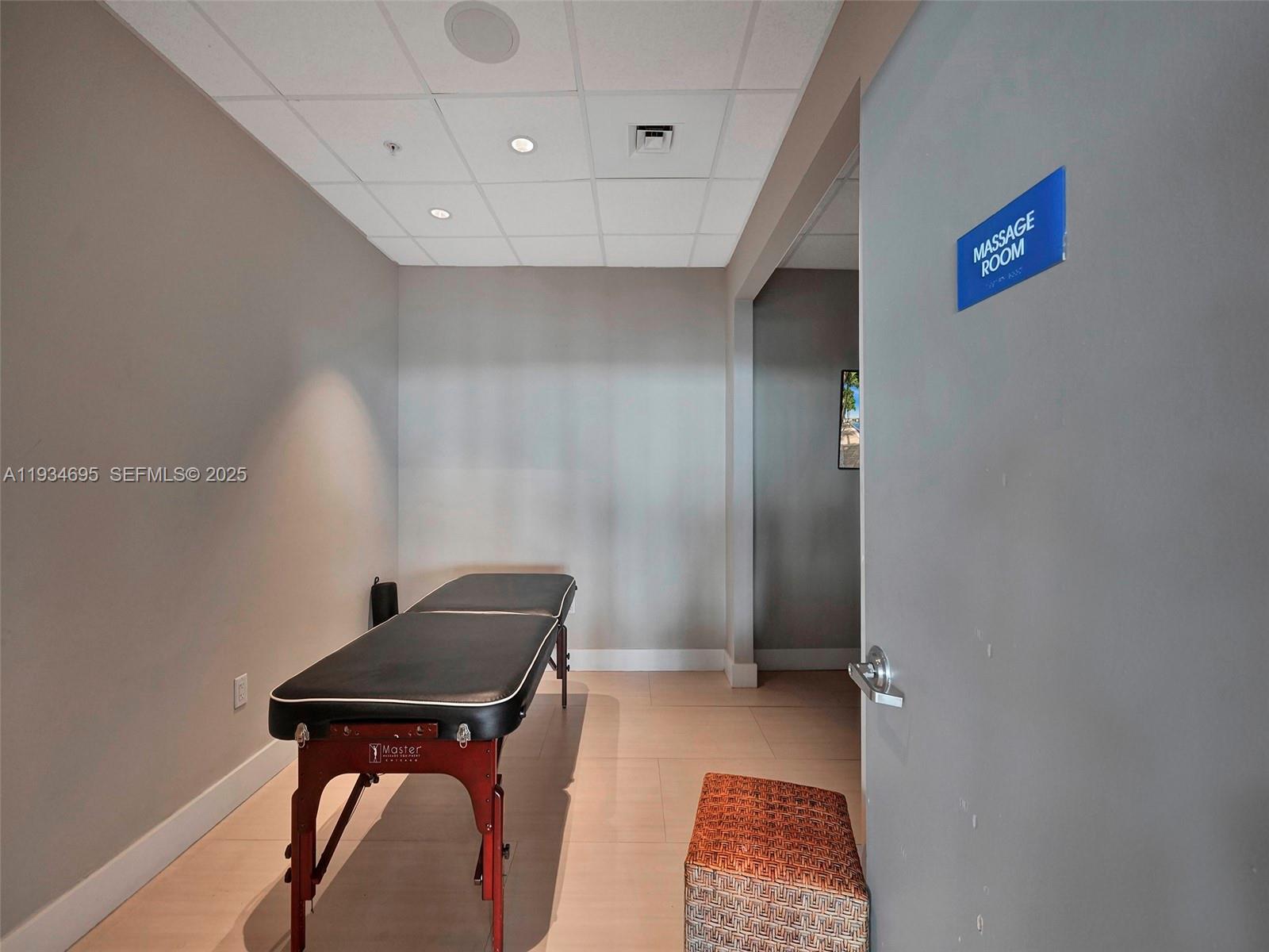 image Blue on the Bay48