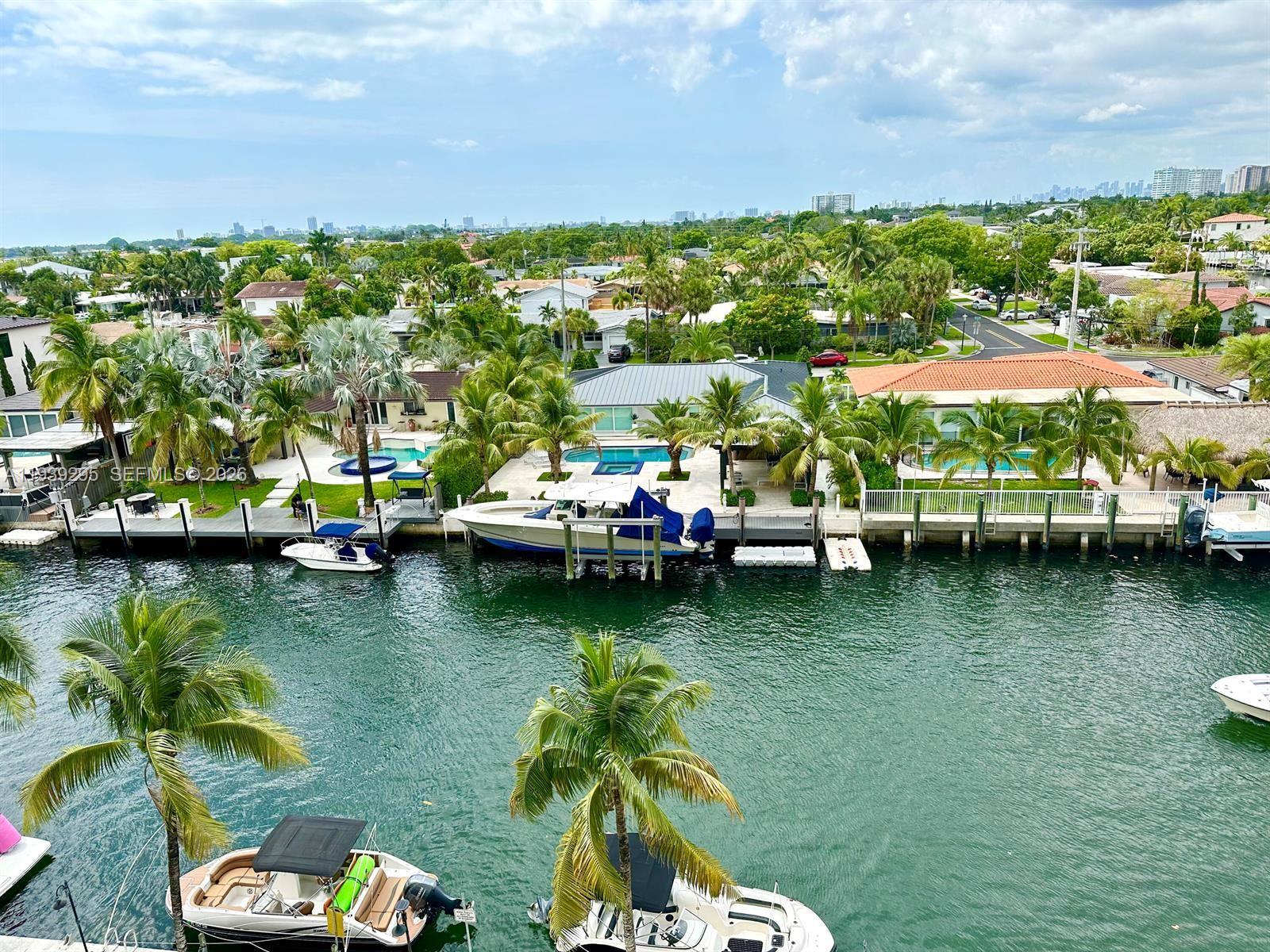 2350 NE 135th St #605