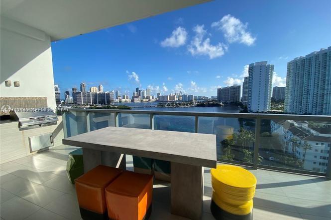 3300 NE 188th St #LPH11 Aventura, FL 33180