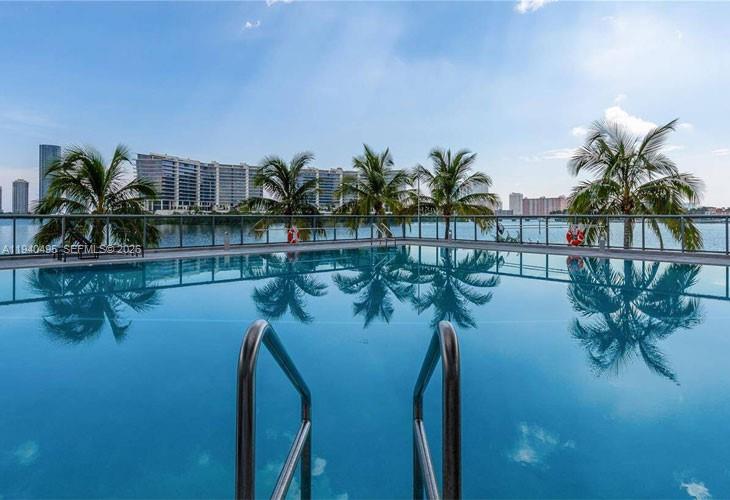 3300 NE 188th St #LPH11 Aventura, FL 33180