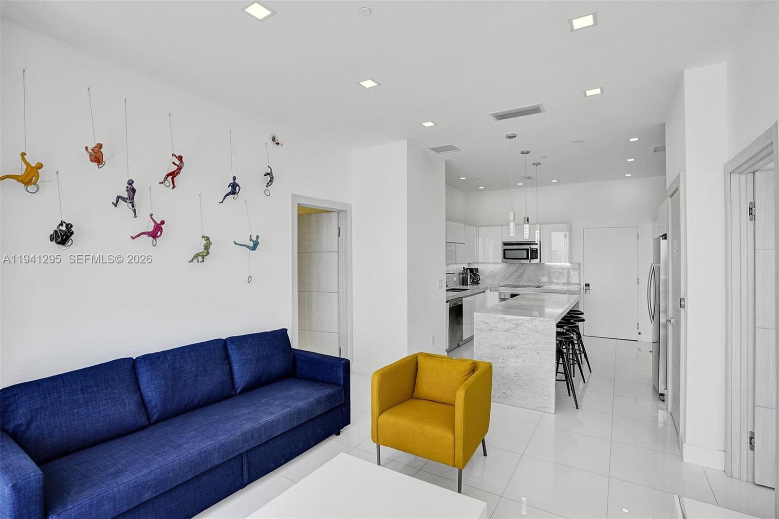 image Beachwalk Condominium3