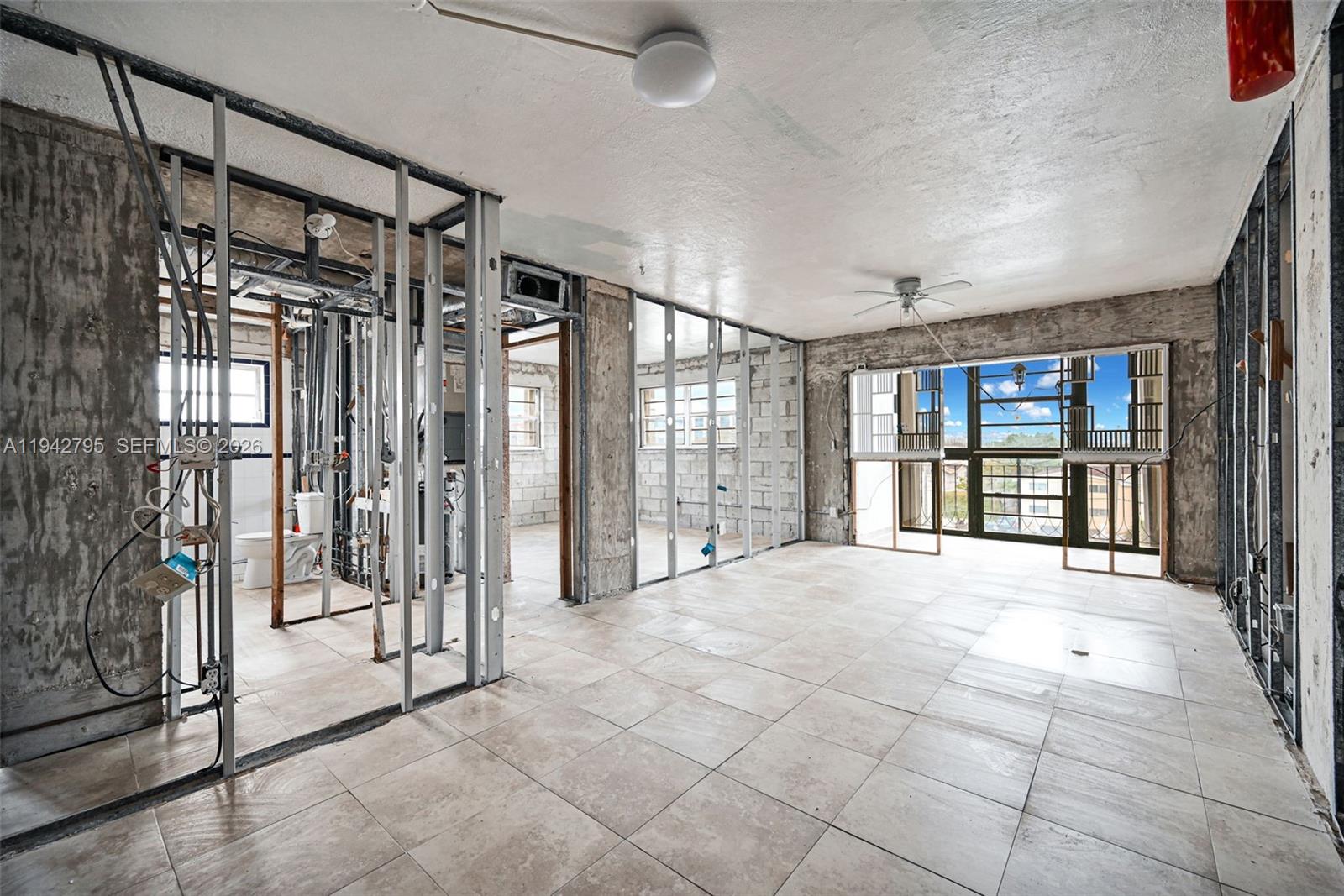 3640 NW 9th St #401 Miami, FL 33125