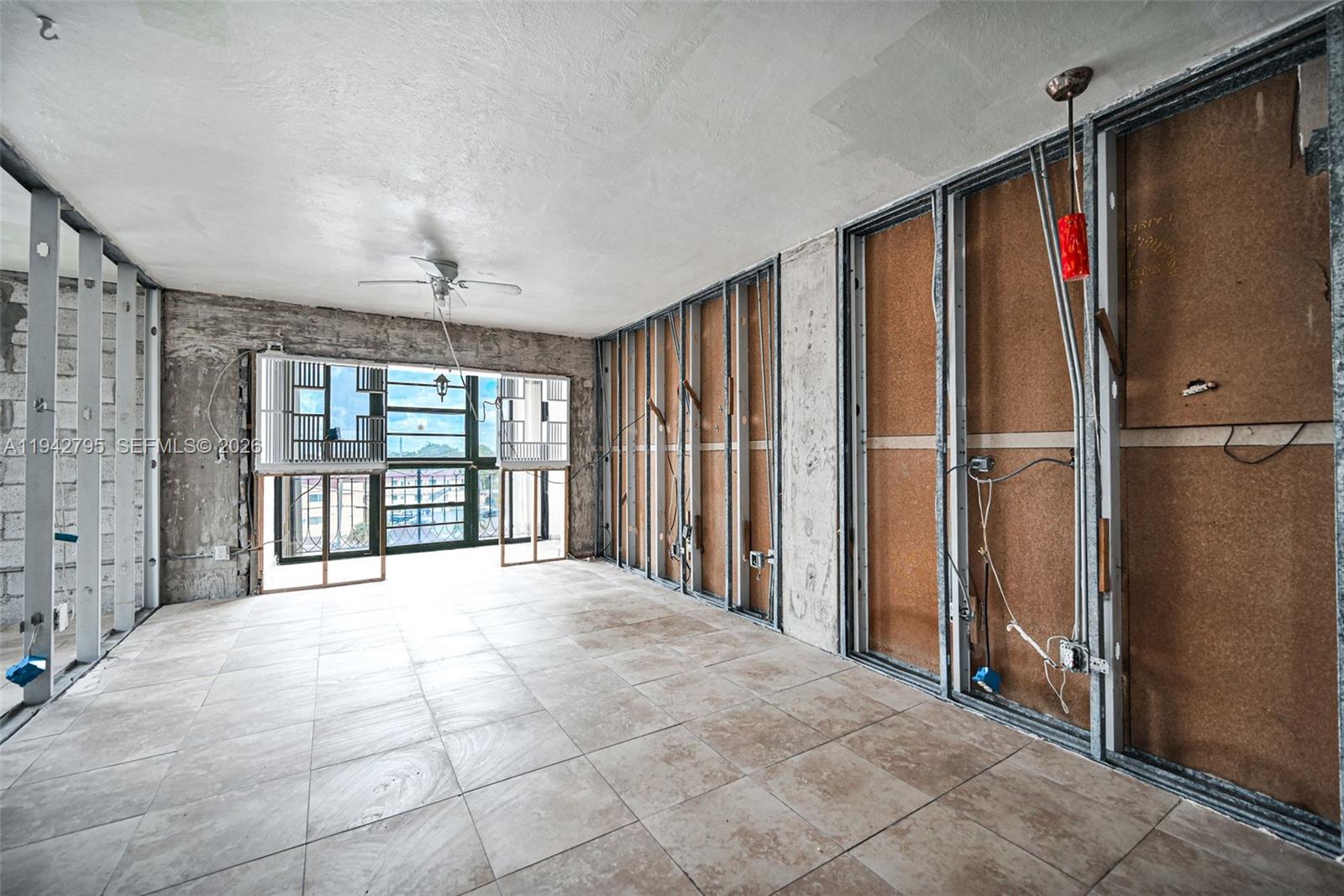 3640 NW 9th St #401 Miami, FL 33125