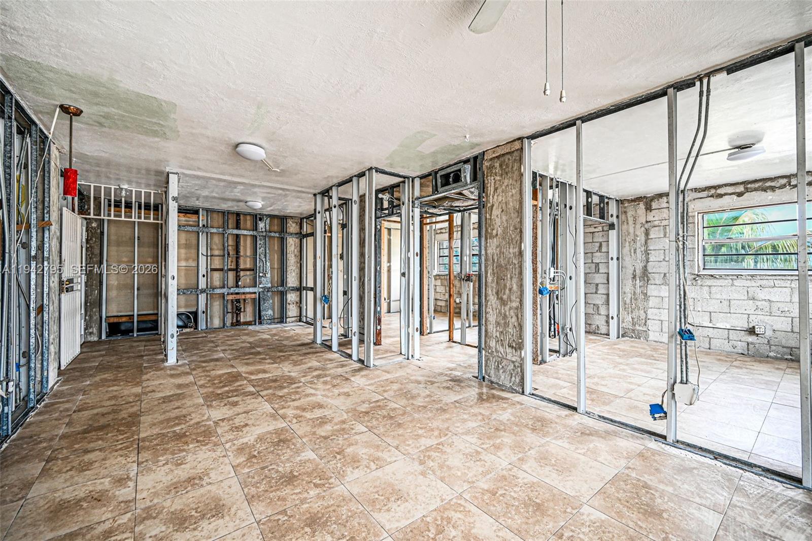 3640 NW 9th St #401 Miami, FL 33125