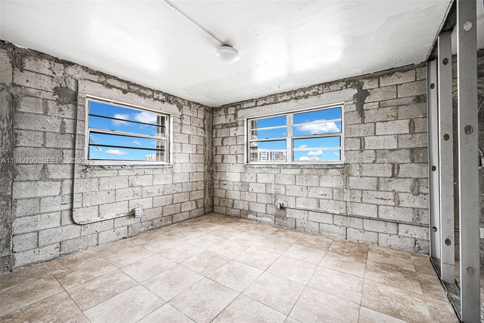 3640 NW 9th St #401 Miami, FL 33125