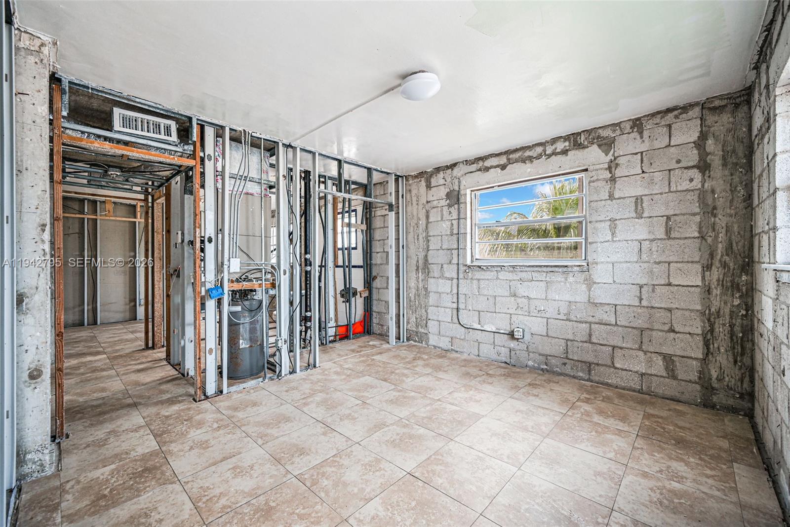 3640 NW 9th St #401 Miami, FL 33125