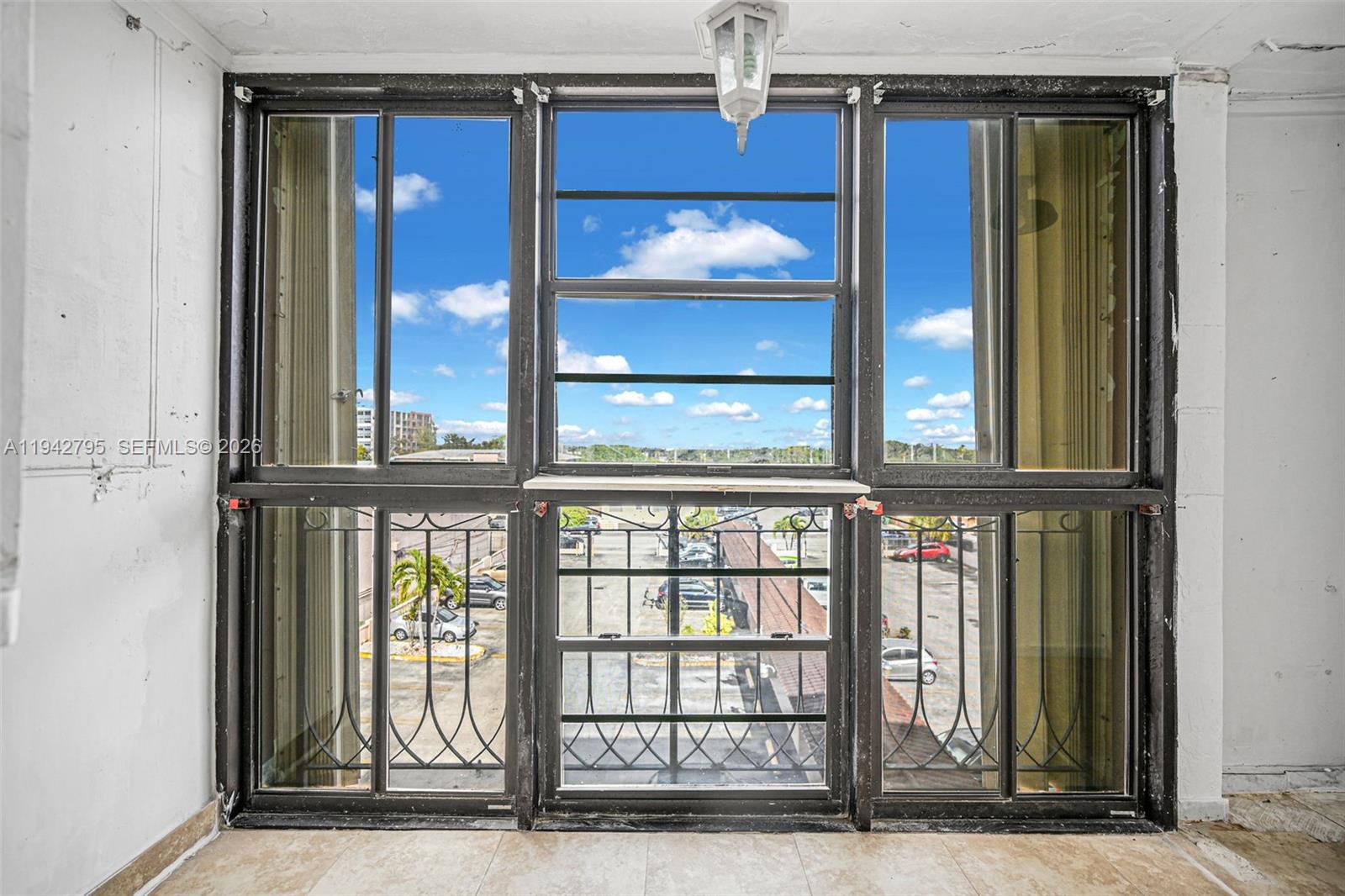 3640 NW 9th St #401 Miami, FL 33125