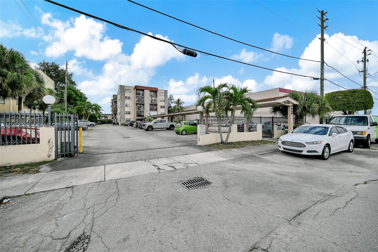 3640 NW 9th St #401 Miami, FL 33125