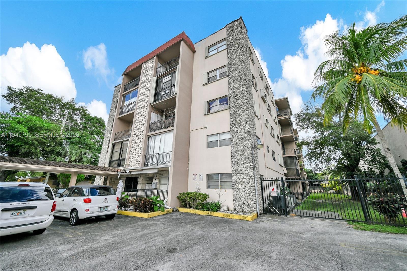 3640 NW 9th St #401 Miami, FL 33125