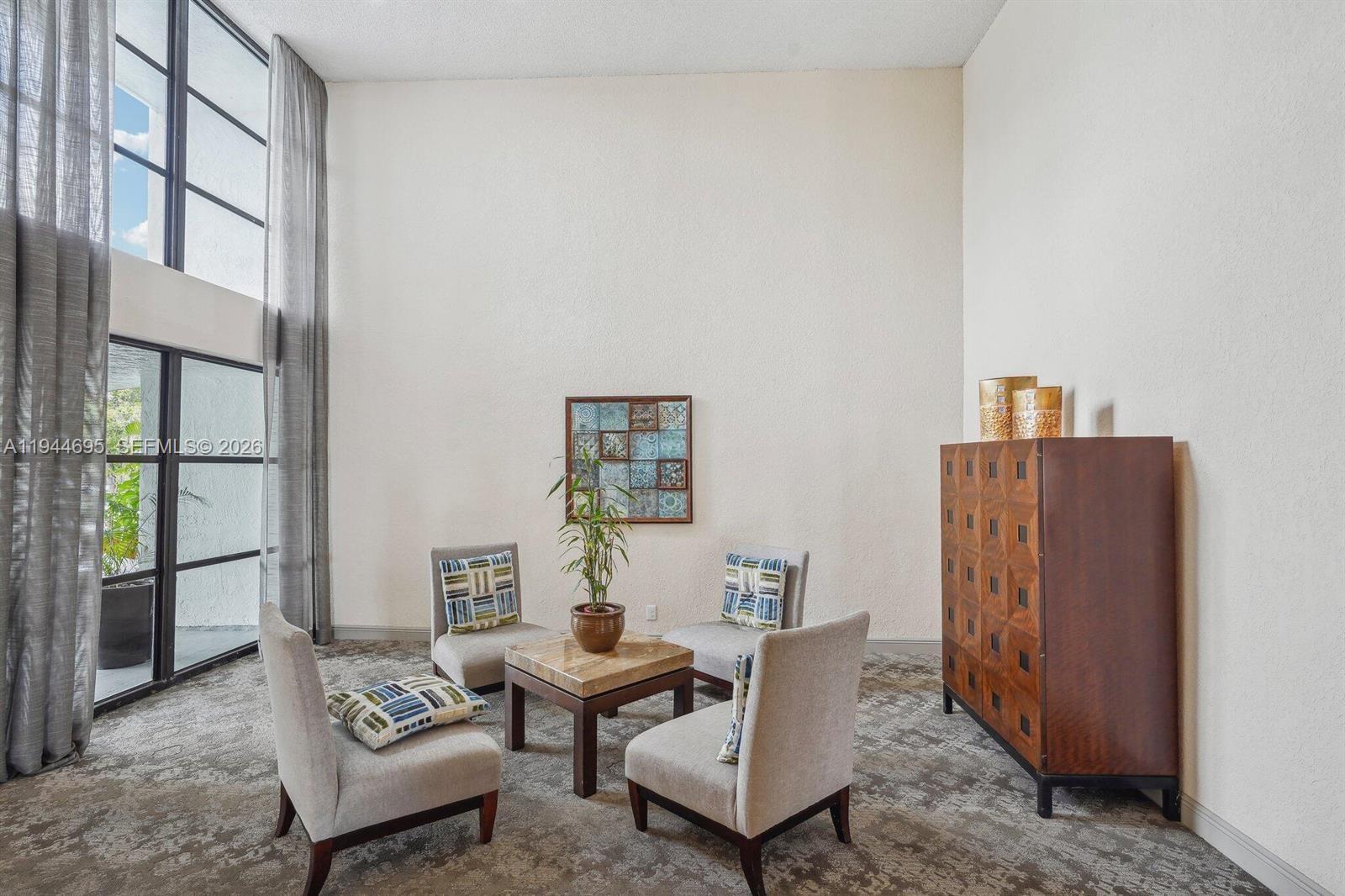 400 Leslie Dr #323 Hallandale Beach, FL 33009