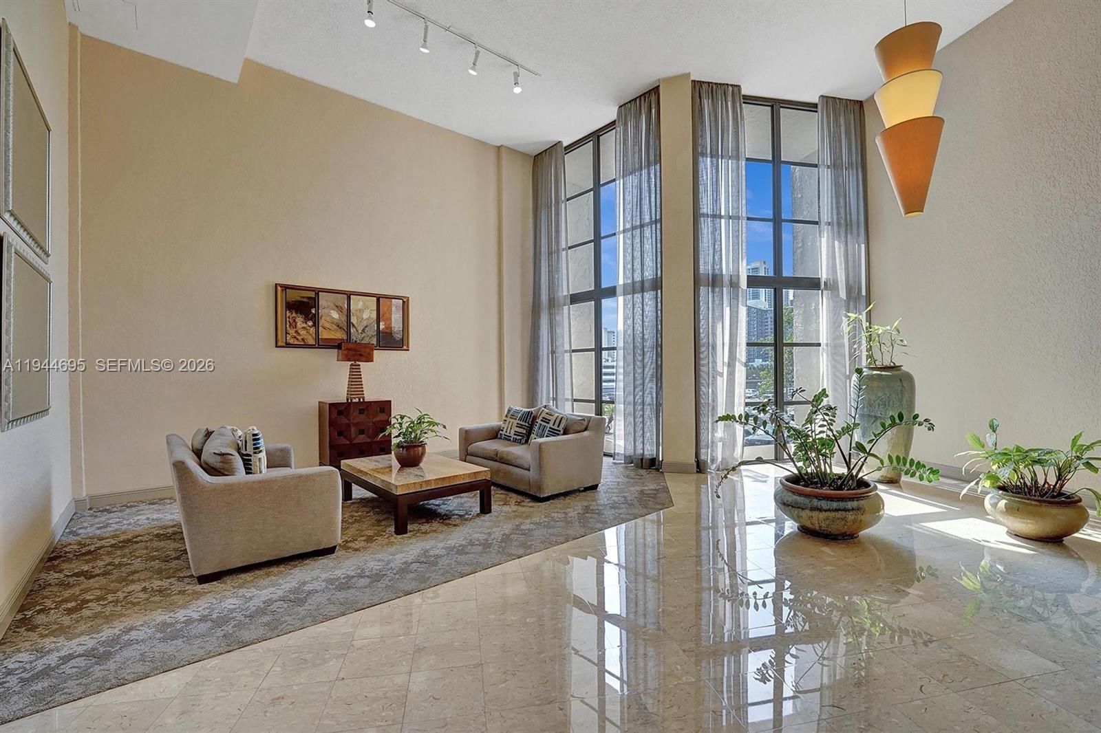 400 Leslie Dr #323 Hallandale Beach, FL 33009