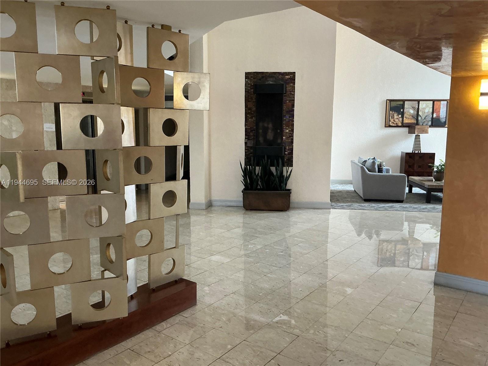 400 Leslie Dr #323 Hallandale Beach, FL 33009