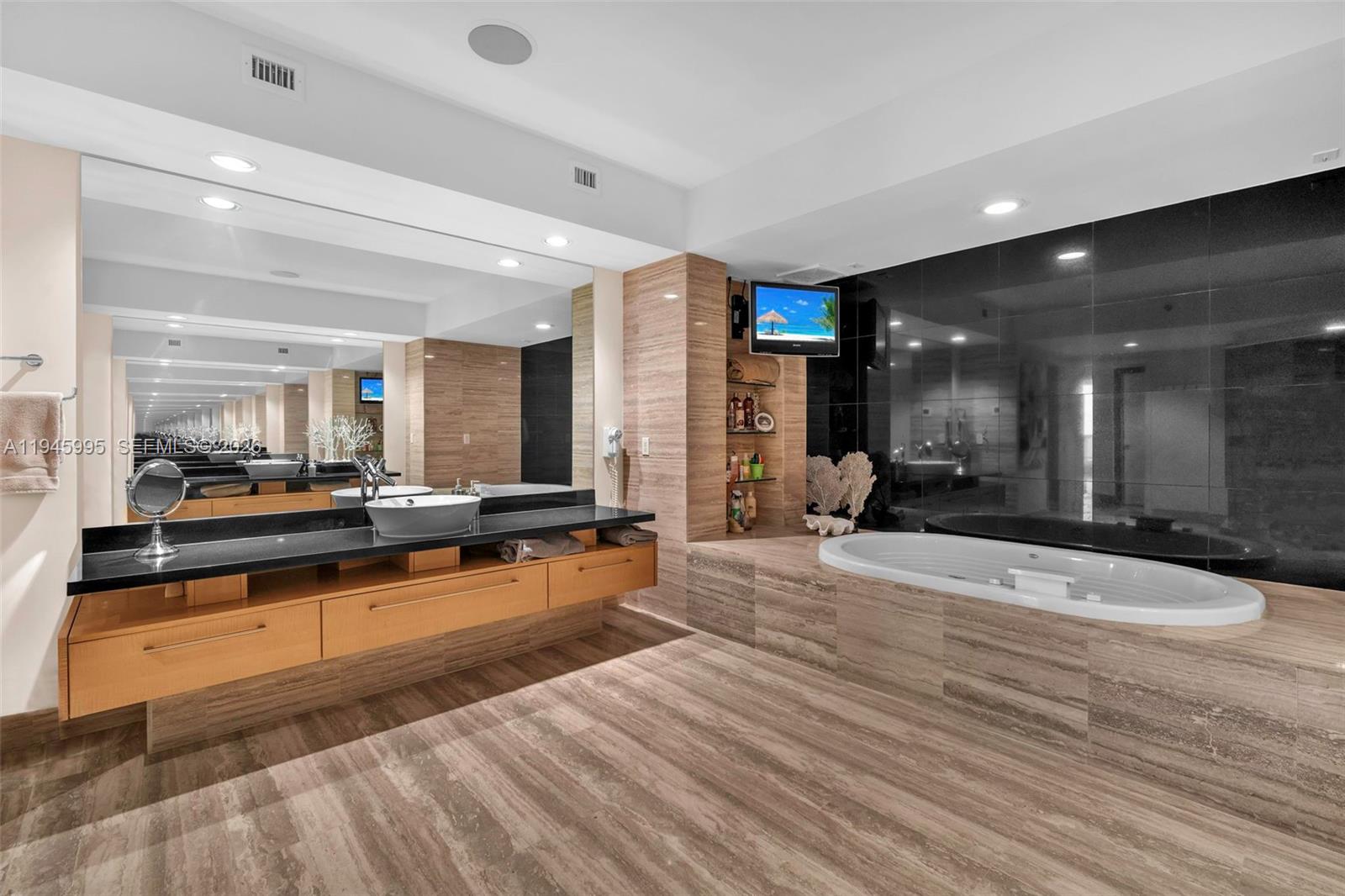 101 S Fort Lauderdale Bch Blvd #2601 Fort Lauderdale, FL 33316