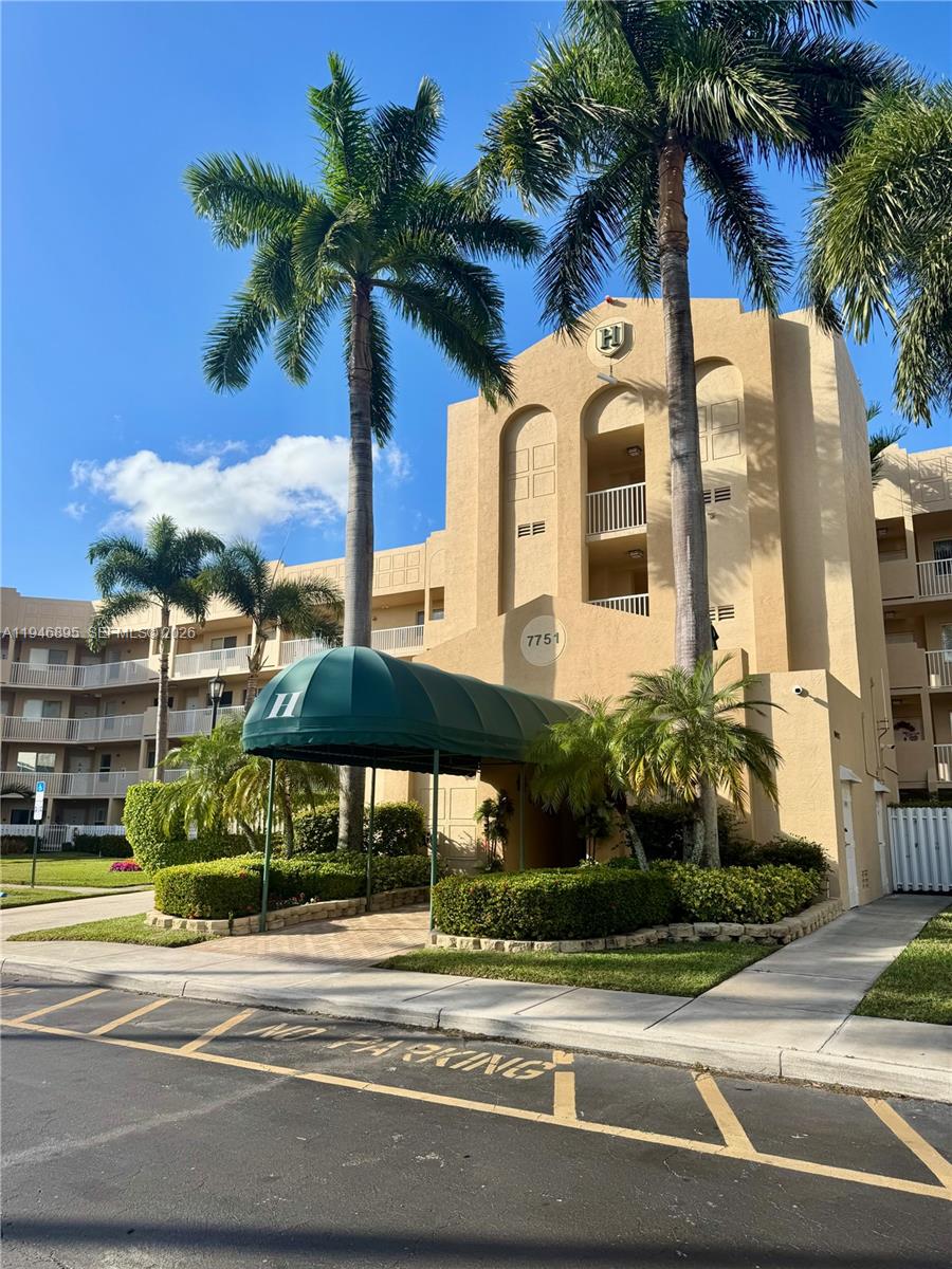 7751 Southampton Ter #310 Tamarac, FL 33321