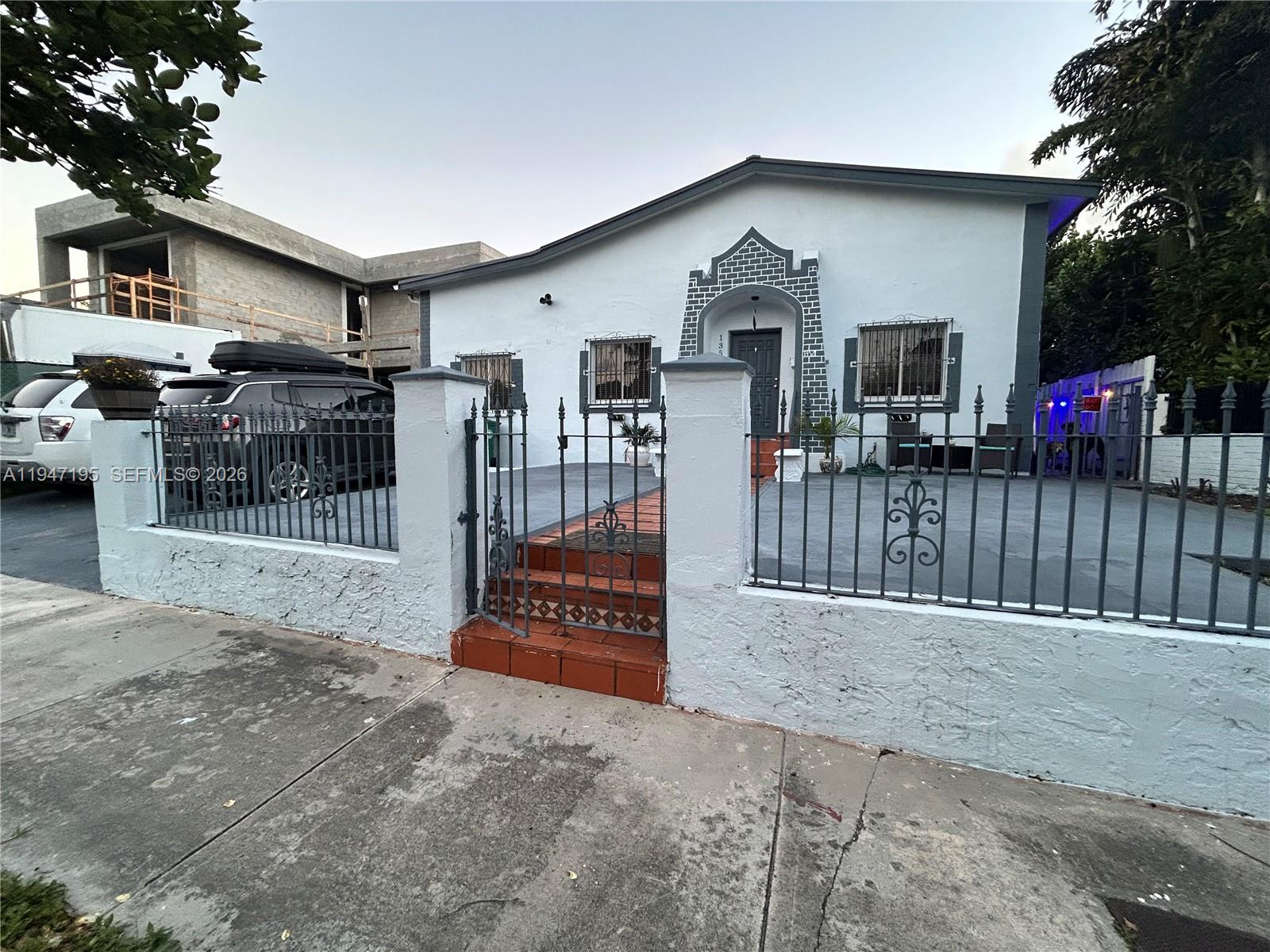 1352 SW 16th St Miami, FL 33145