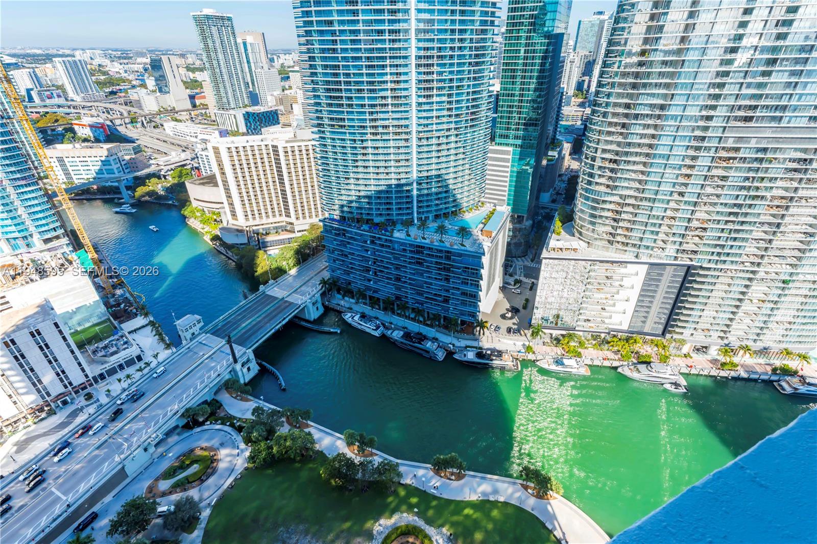 image Icon Brickell15