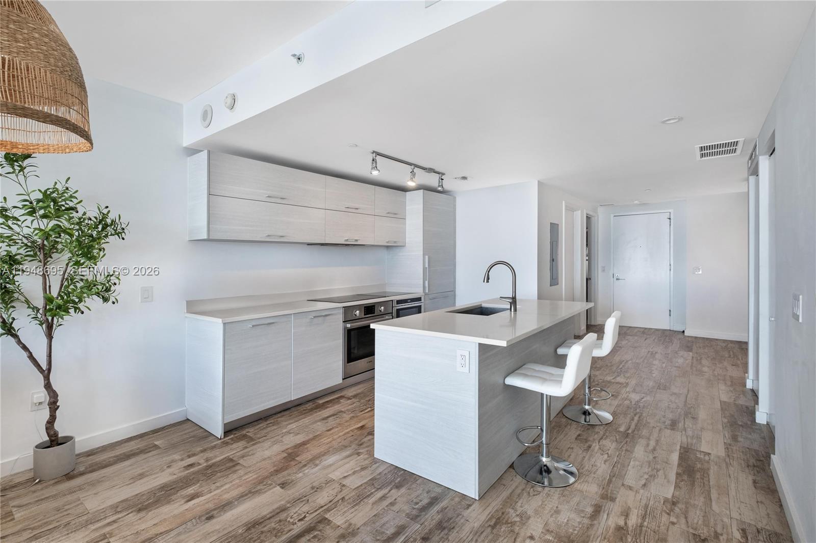 650 NE 32nd St #4306 Miami, FL 33137