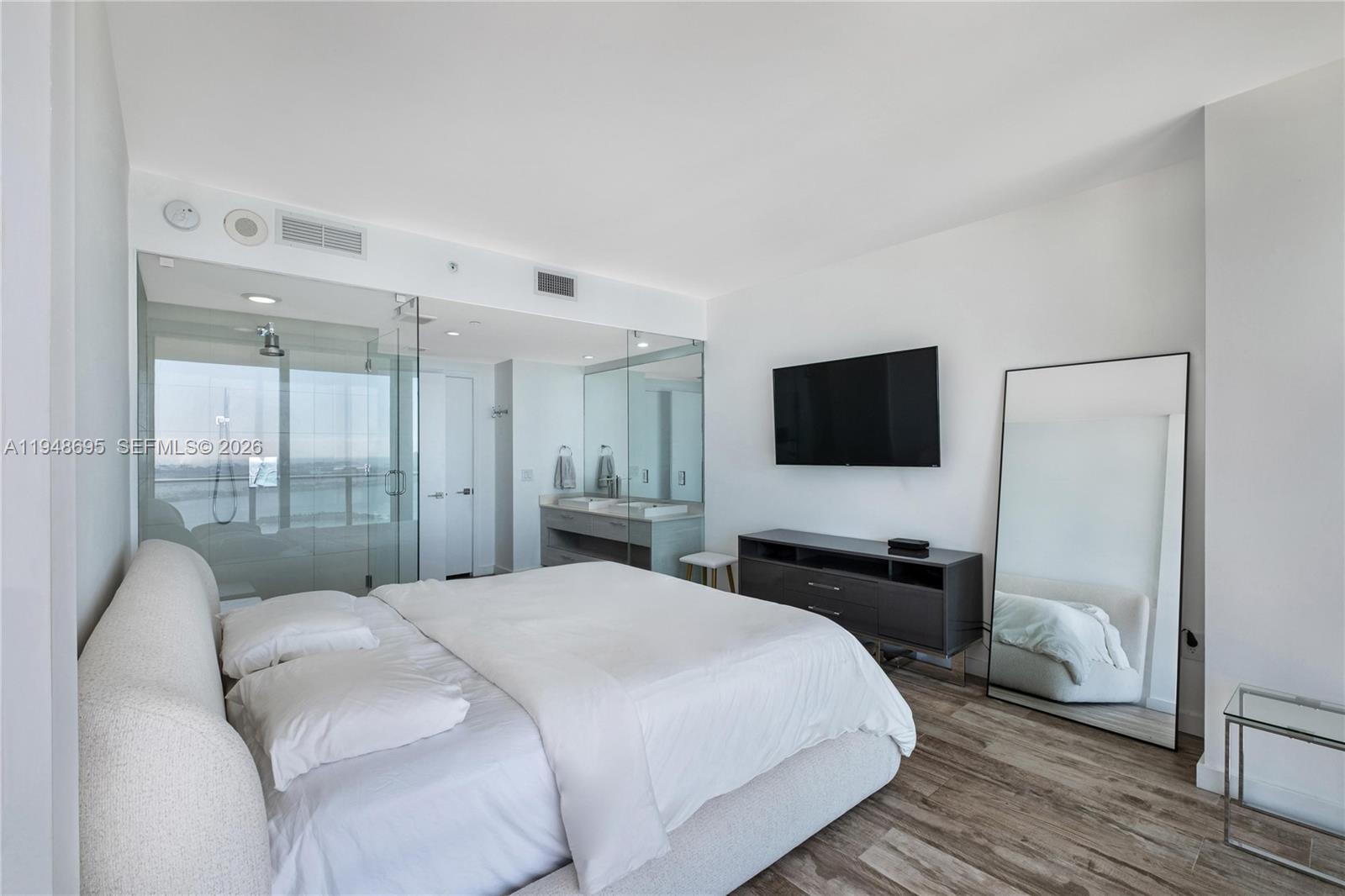 650 NE 32nd St #4306 Miami, FL 33137