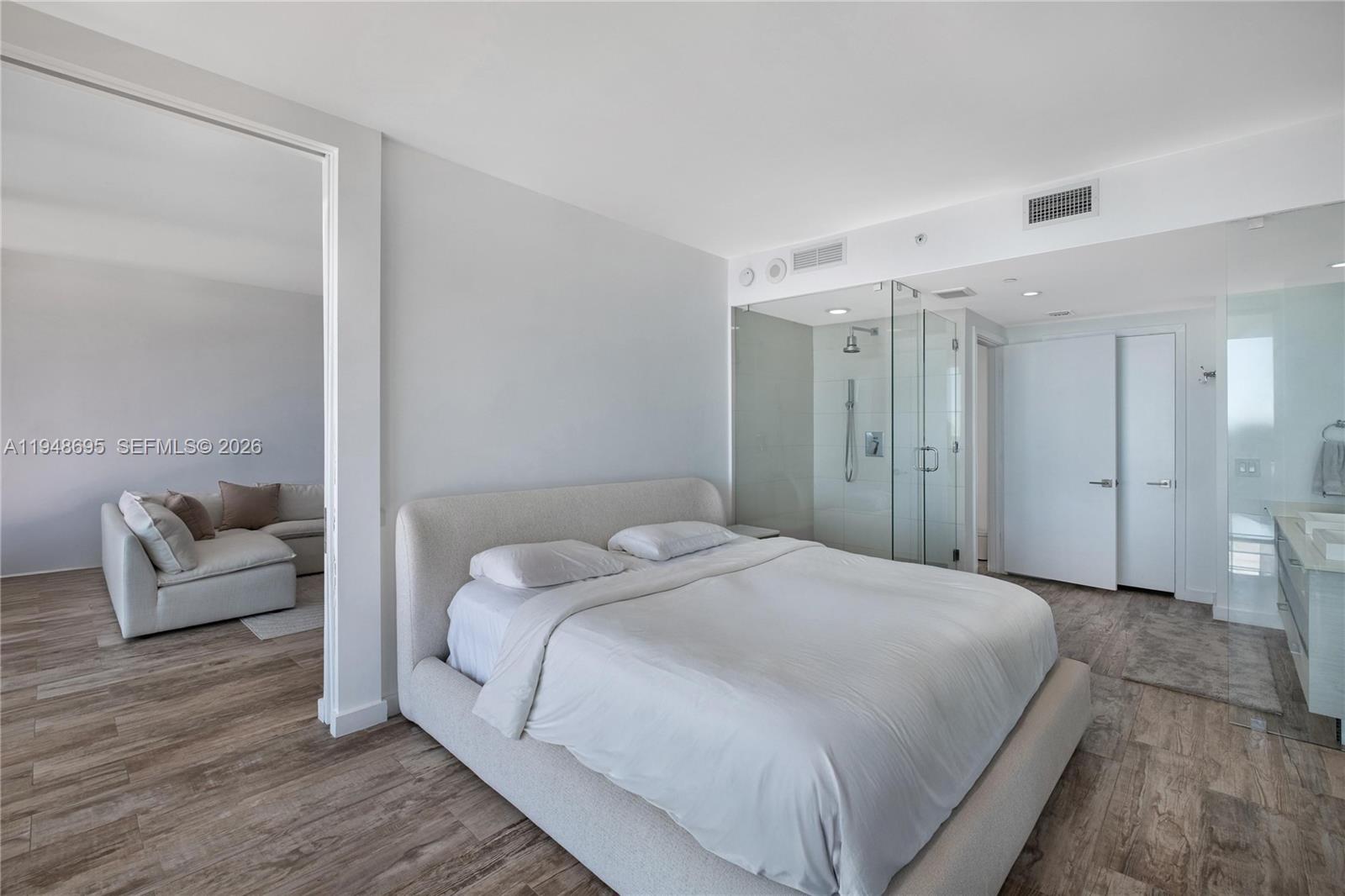 650 NE 32nd St #4306 Miami, FL 33137