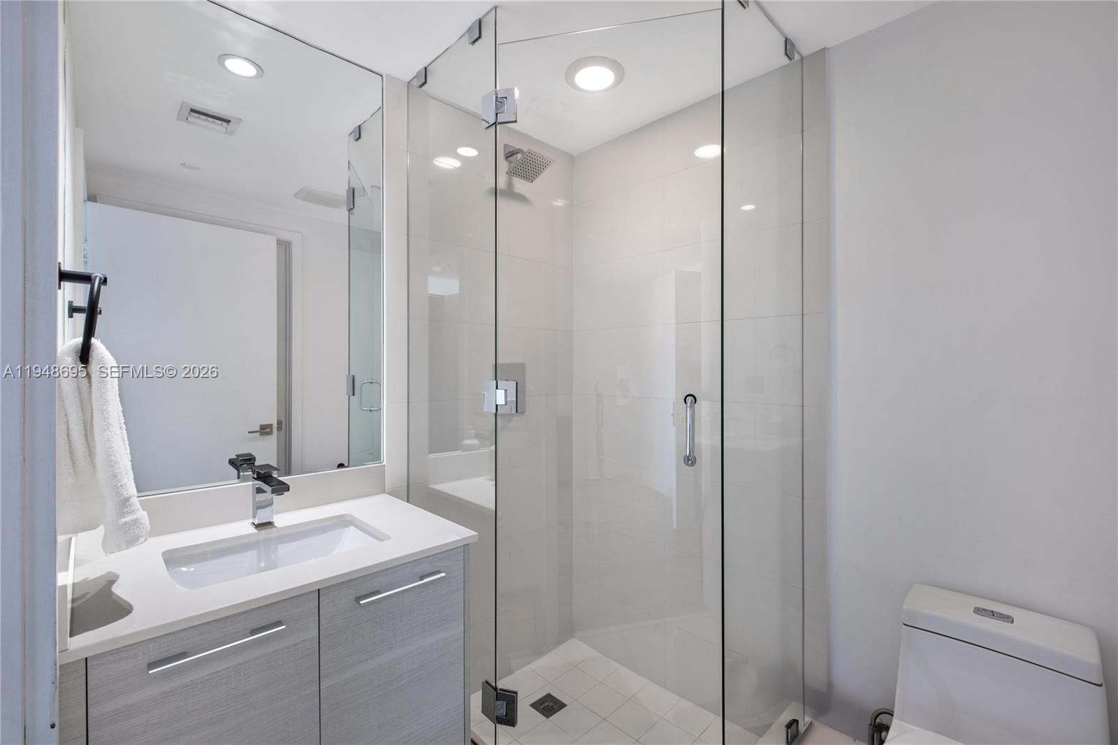 650 NE 32nd St #4306 Miami, FL 33137