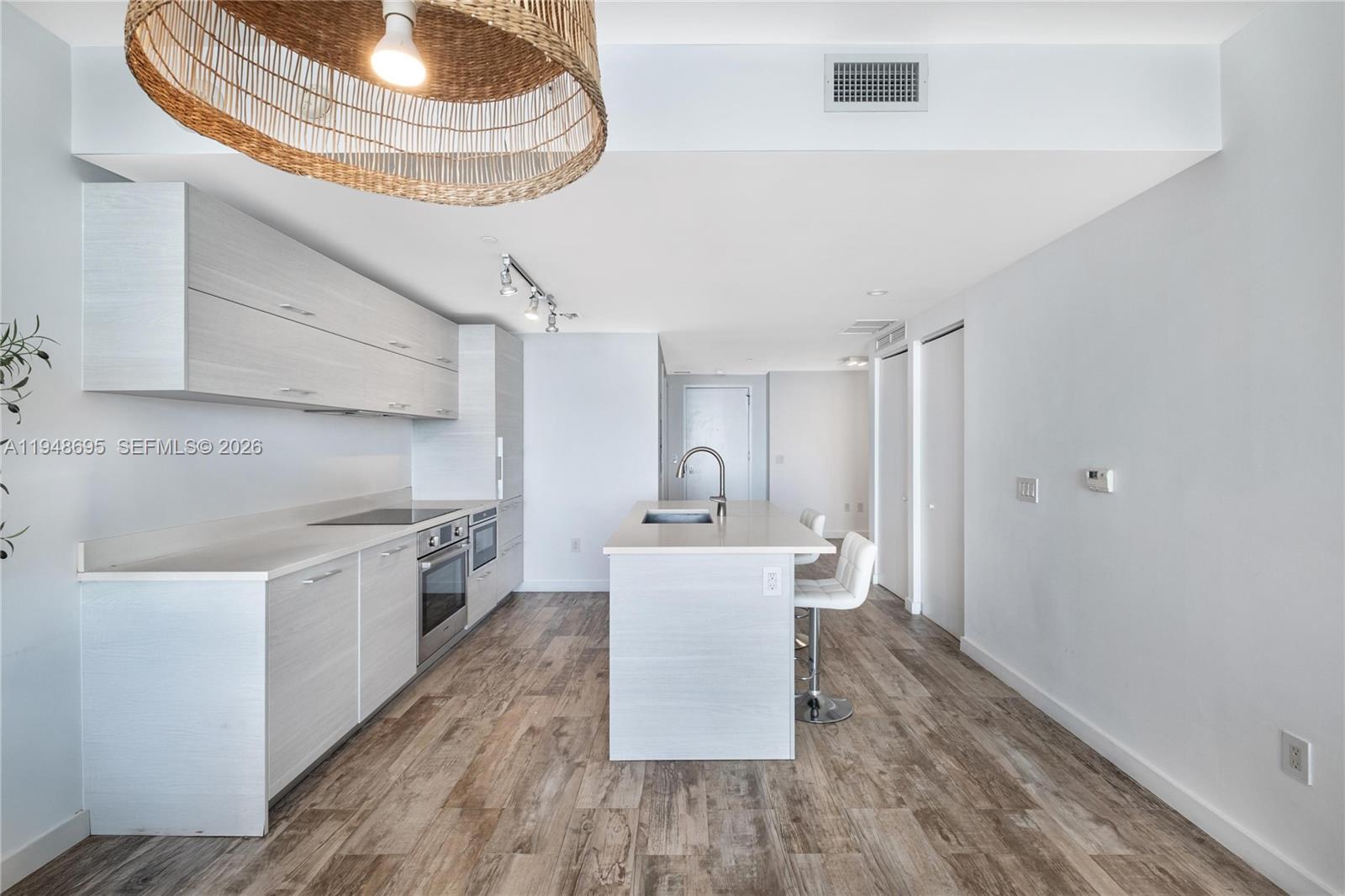 650 NE 32nd St #4306 Miami, FL 33137