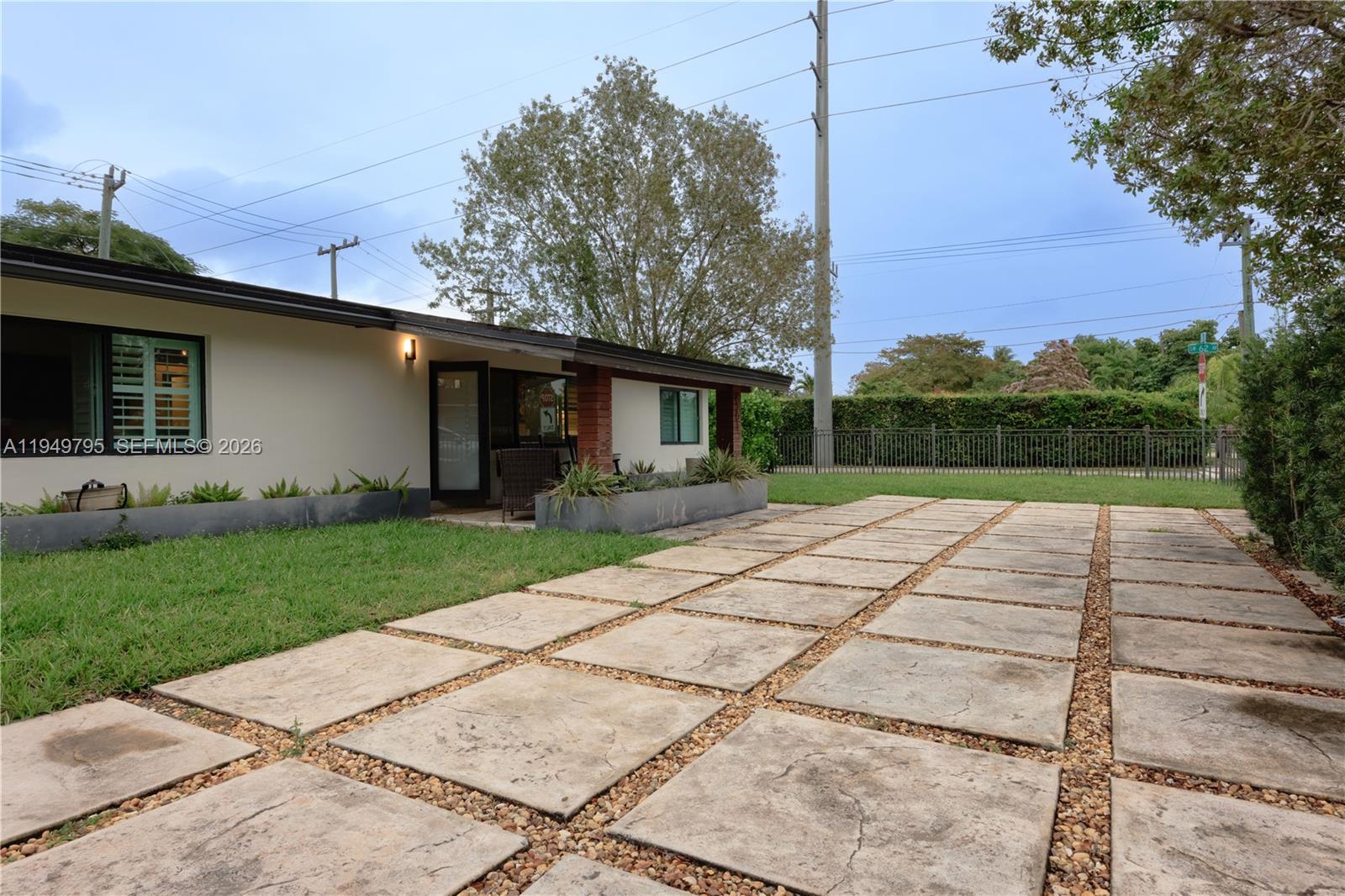 6201 SW 36th St Miami, FL 33155