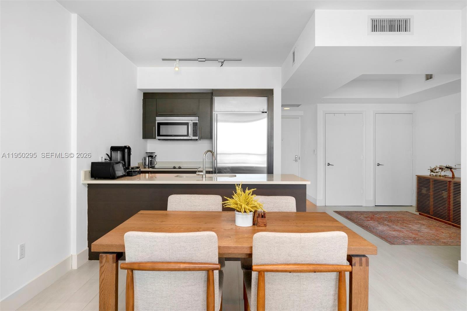 image 500 Brickell East6