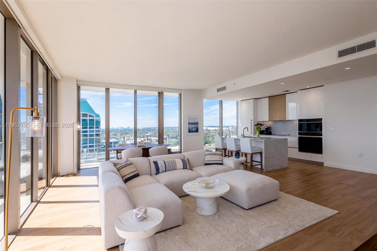 image Mr C Residenesx11