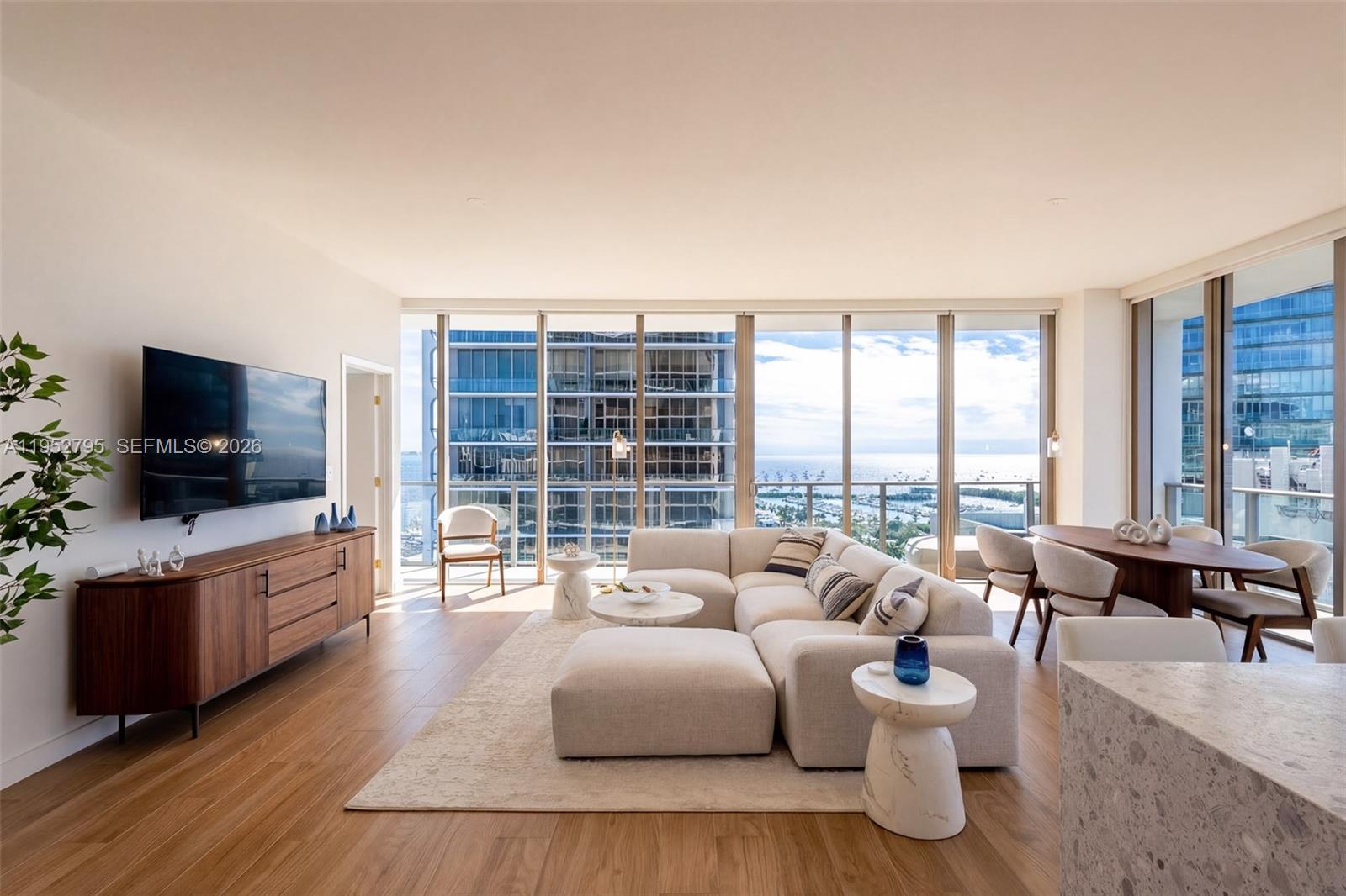 image Mr C Residenesx14