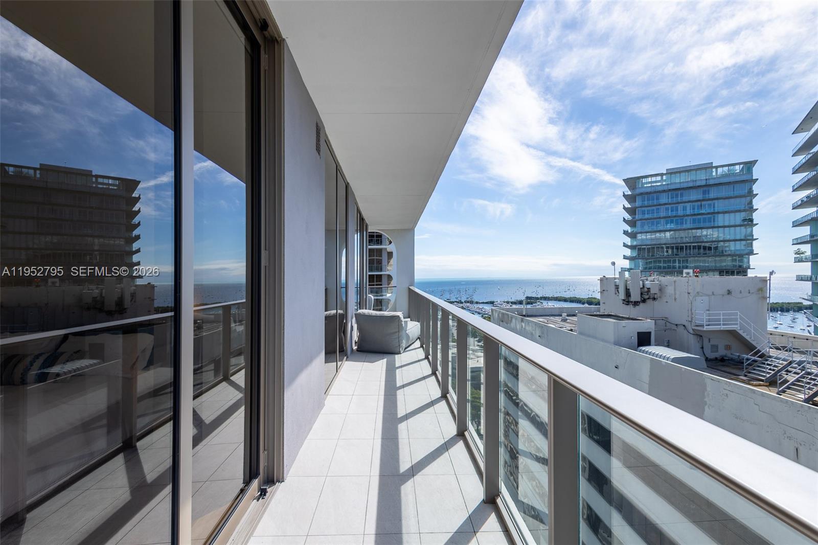 image Mr C Residenesx5