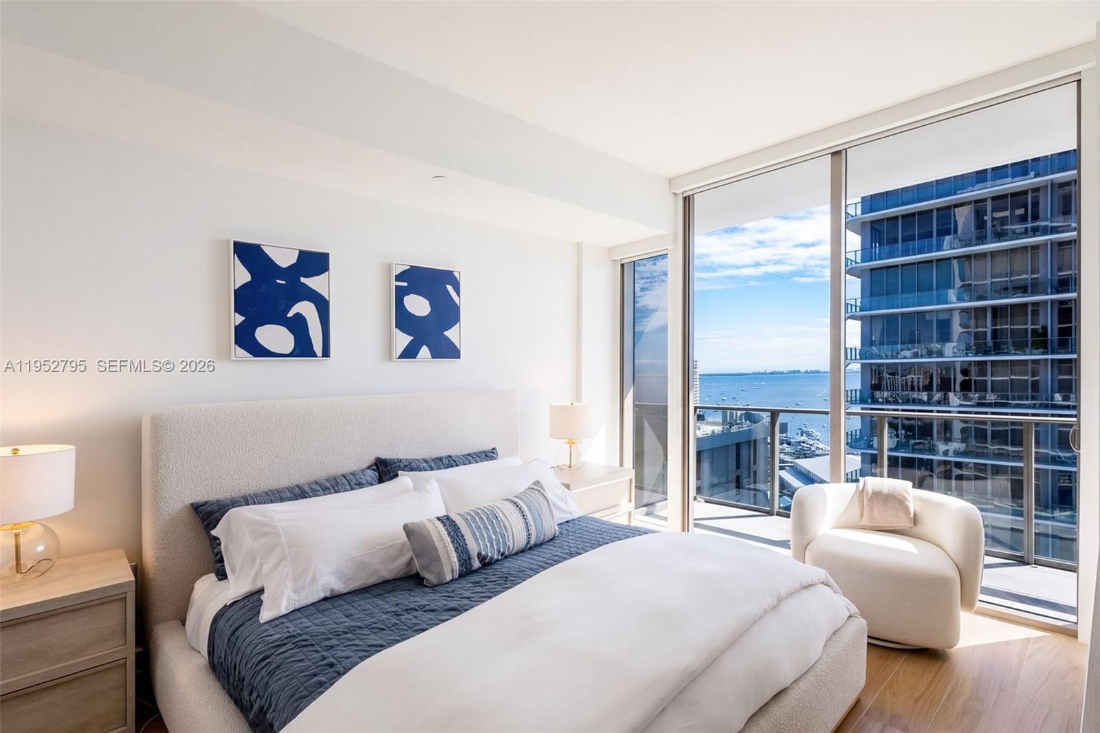 image Mr C Residenesx6