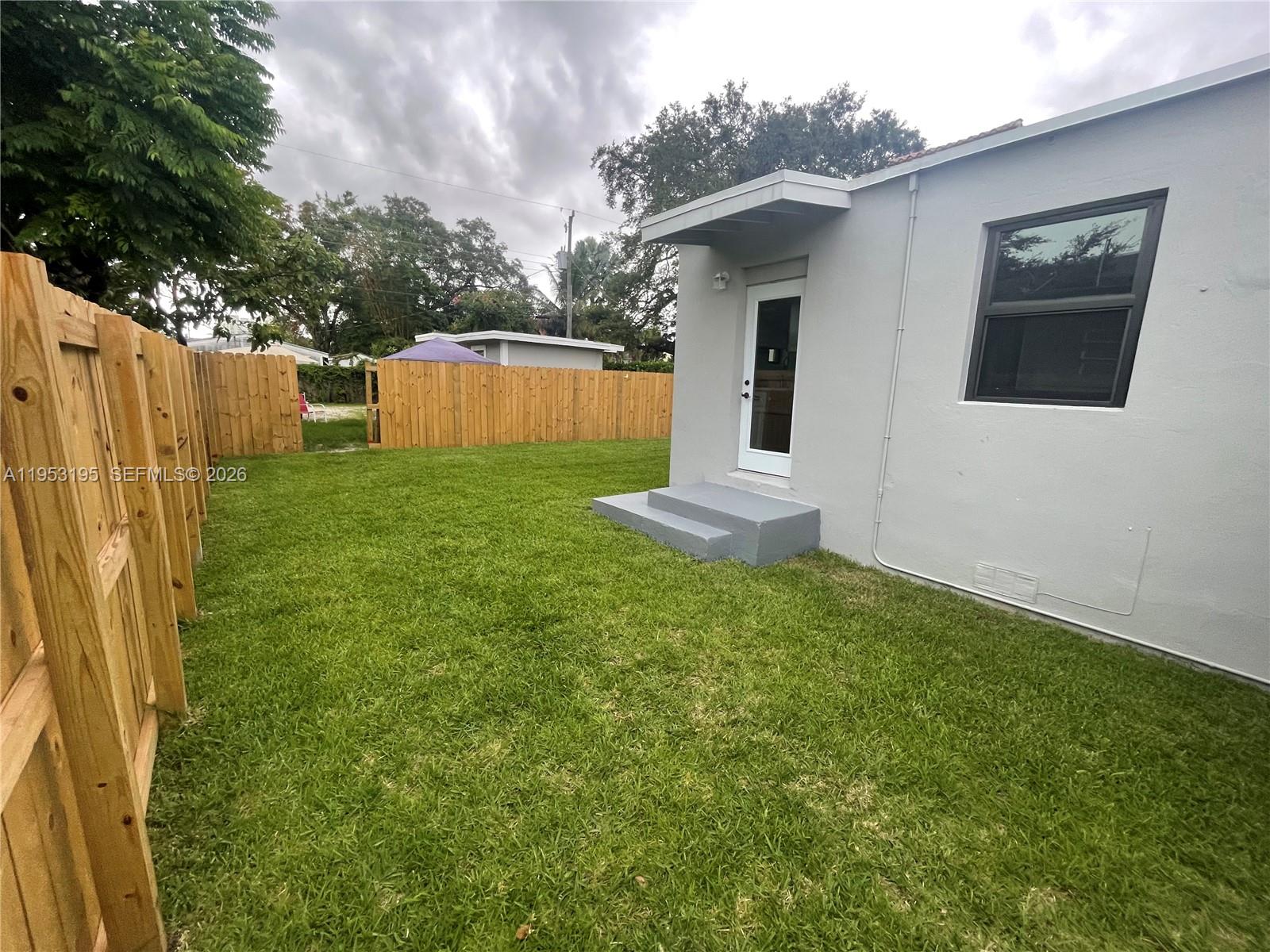 607 SW 10th St Fort Lauderdale, FL 33315