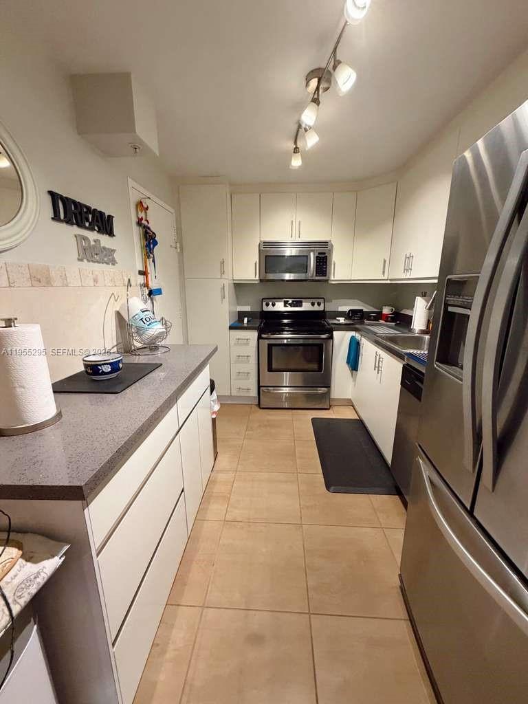 400 Kings Pt Dr #625